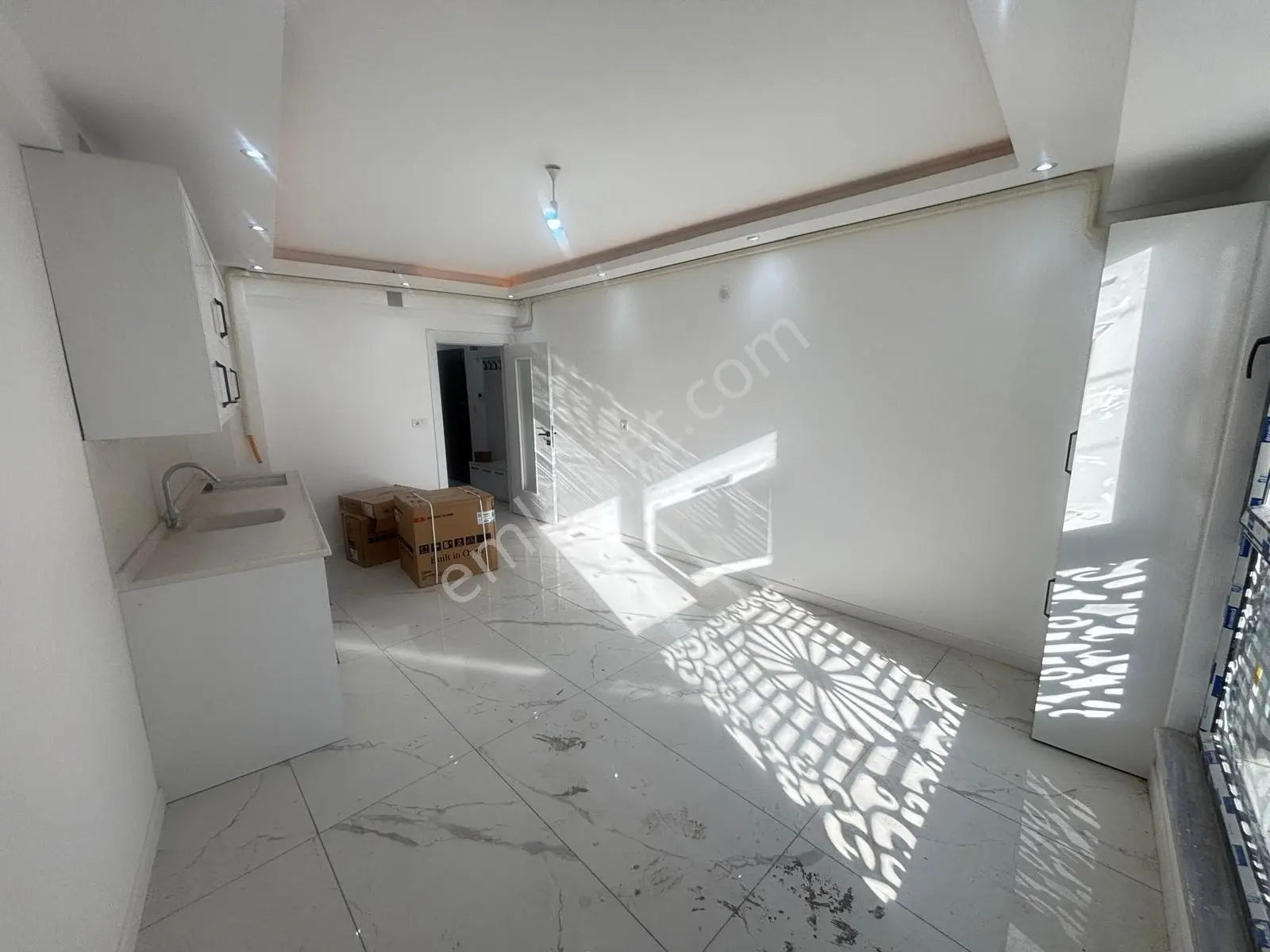 Yaman'dan Bolvadin Çarşı Merkezde 1+1 Kiralık Daire - Görsel 12