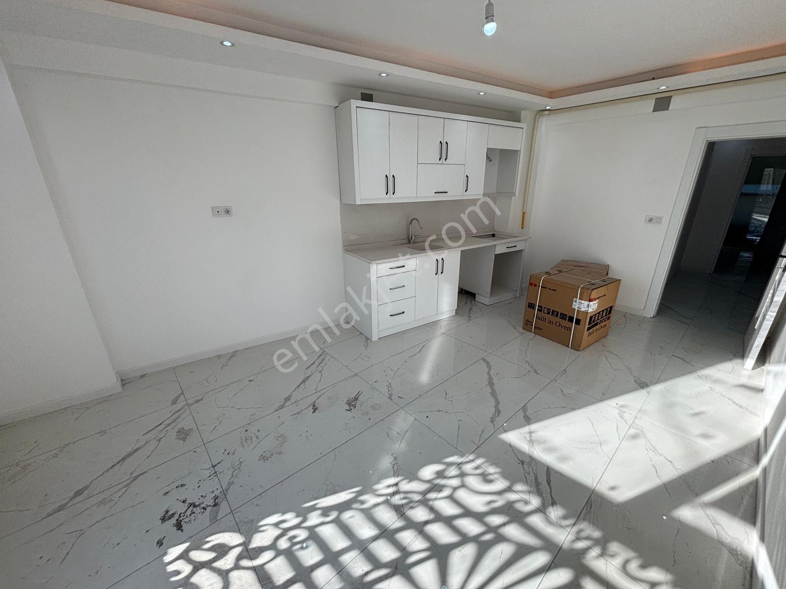 Yaman'dan Bolvadin Çarşı Merkezde 1+1 Kiralık Daire - Görsel 3