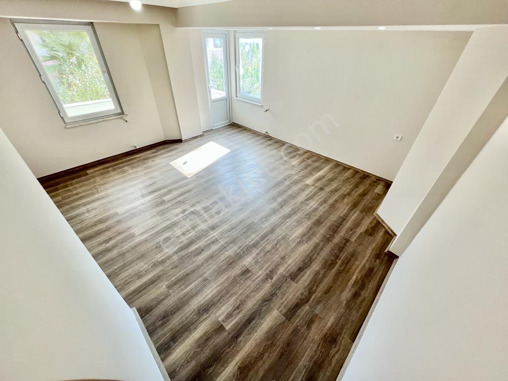 ✨ay Emlak'tan✨ Muhteşem Konumlu Kendine Ait Geniş Bahçeli Satılık 3+1 Müstakil Villa - Görsel 11