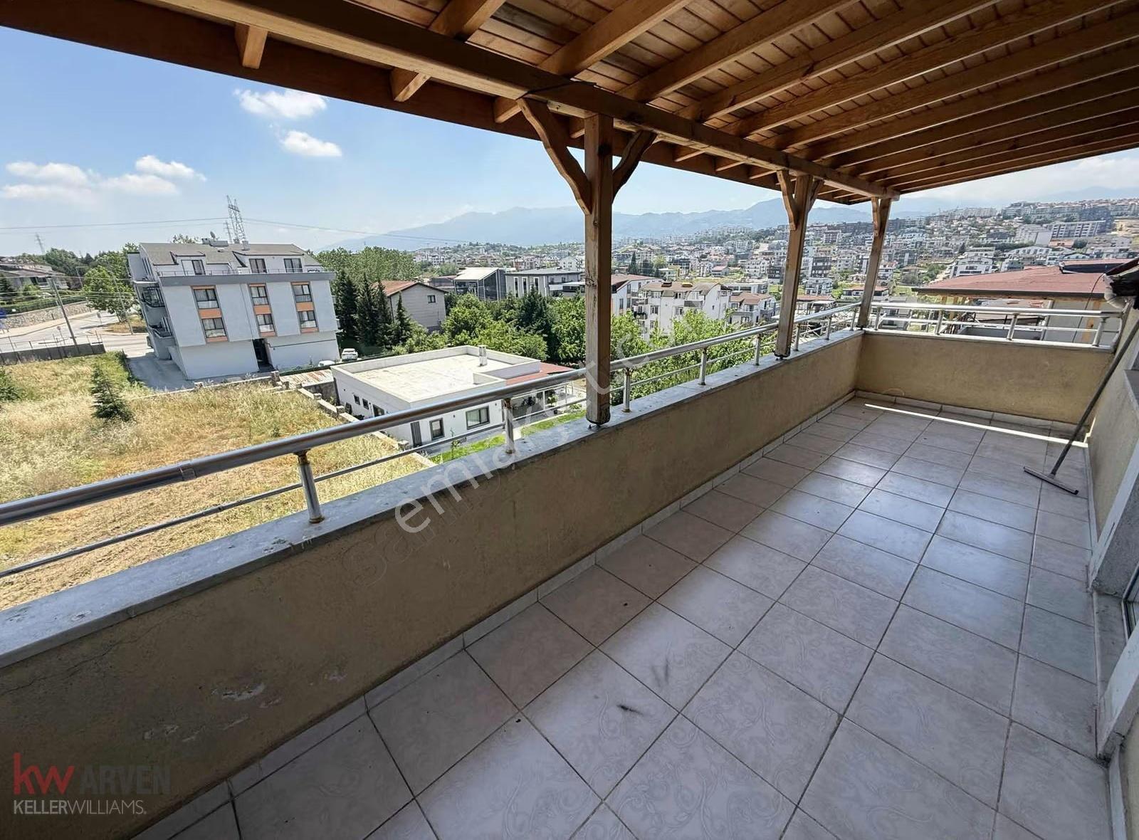 Başiskele Yeşilyurt Mah. Kiralık Çatı Dubleks 3+1 Daire - Görsel 23