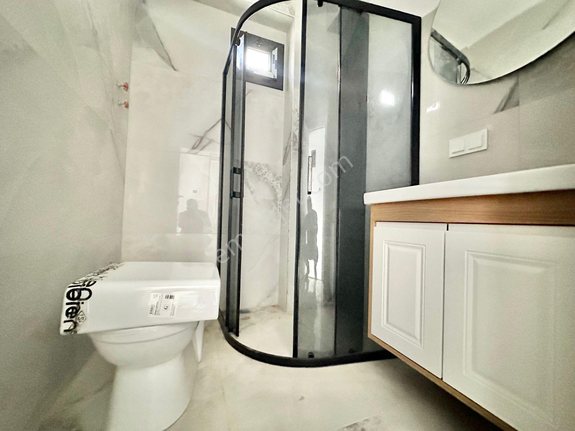 ꧁ay Emlaktan꧂küçükkuyu Mıhlı'da Lüks Butik Sitede Denize 300 M Bahçe Kullanımlı Satılık 2+1 Daire - Görsel 25