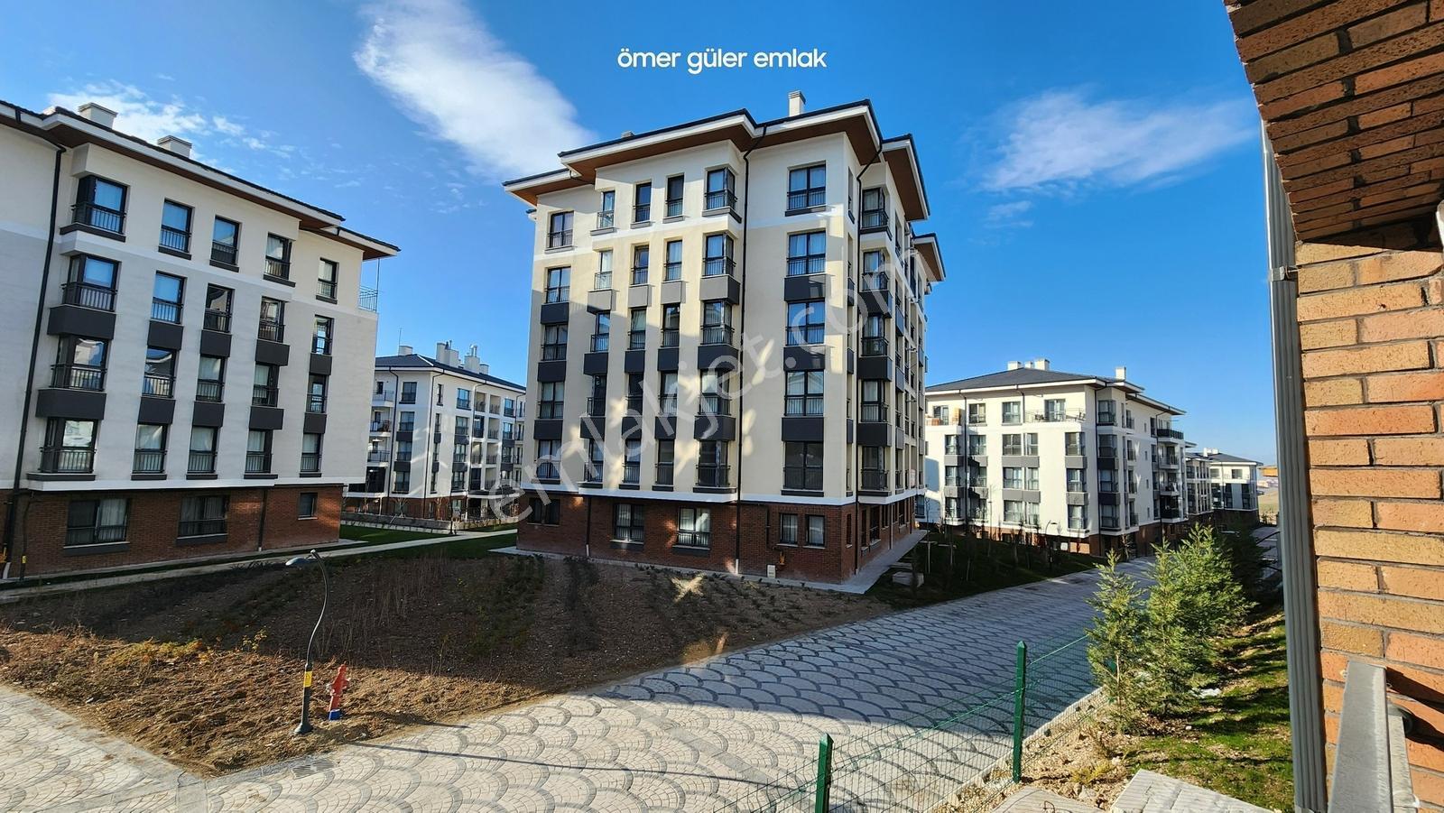 Güler'den Saraycık Tokide Giriş 2+1 90m2 Boş K.otopark E.banyolu - Görsel 34