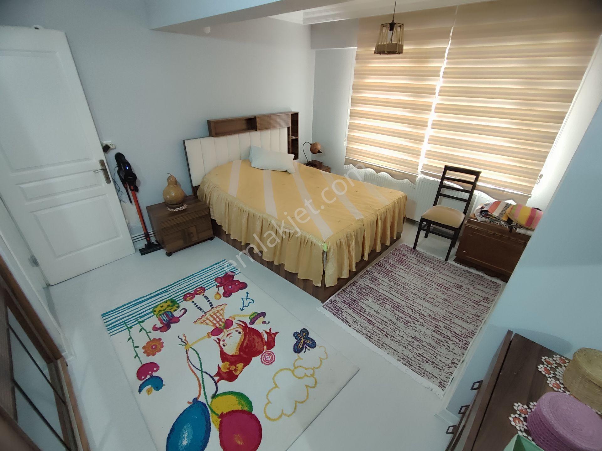 Kardeşten Edremit Atatürk Mah.'nde Doğalgazlı Ayrı Mutfakl Ara Kat Geniş Masrafsız 2+1 Eşyalı Daire - Görsel 10