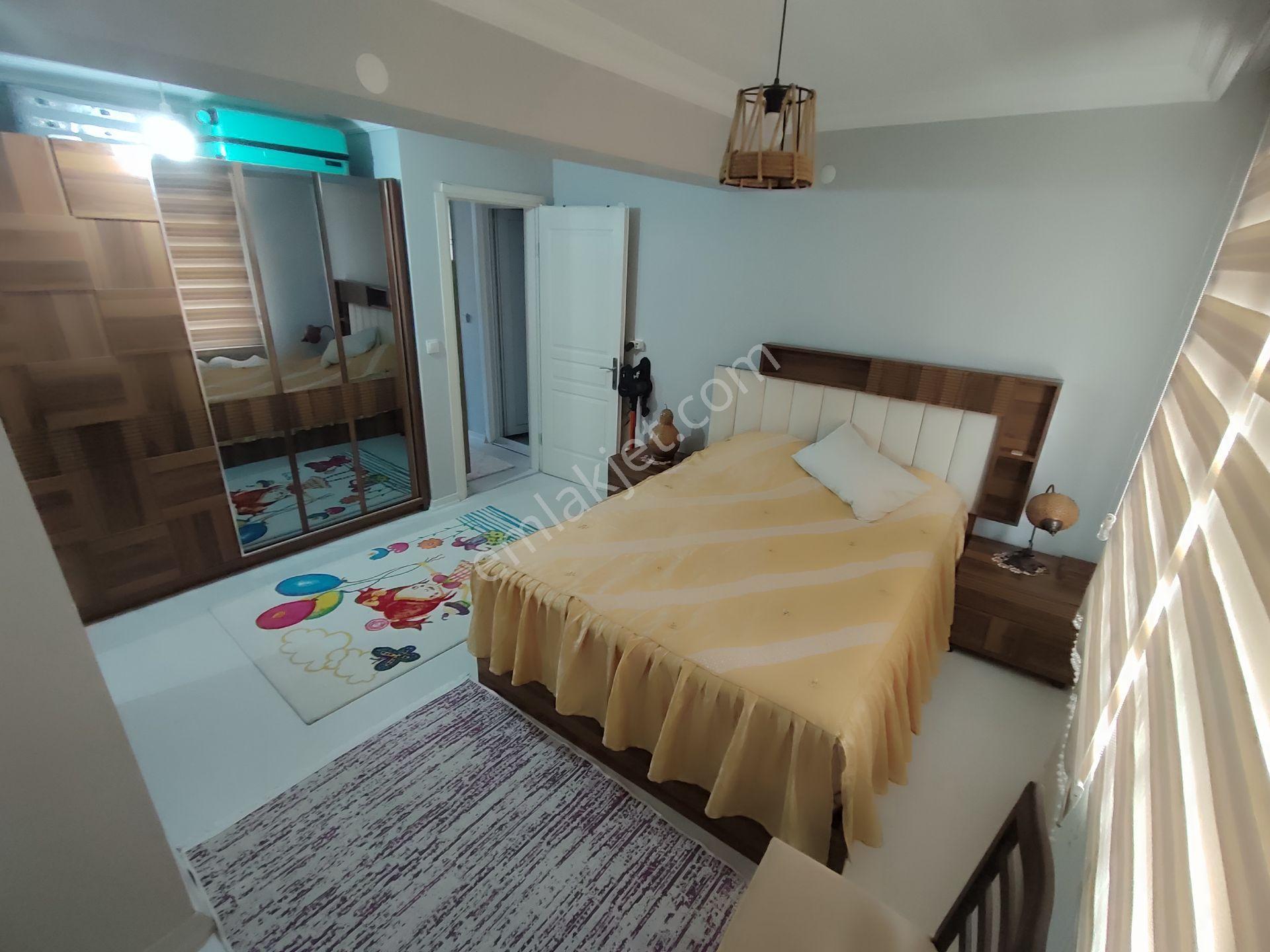 Kardeşten Edremit Atatürk Mah.'nde Doğalgazlı Ayrı Mutfakl Ara Kat Geniş Masrafsız 2+1 Eşyalı Daire - Görsel 12