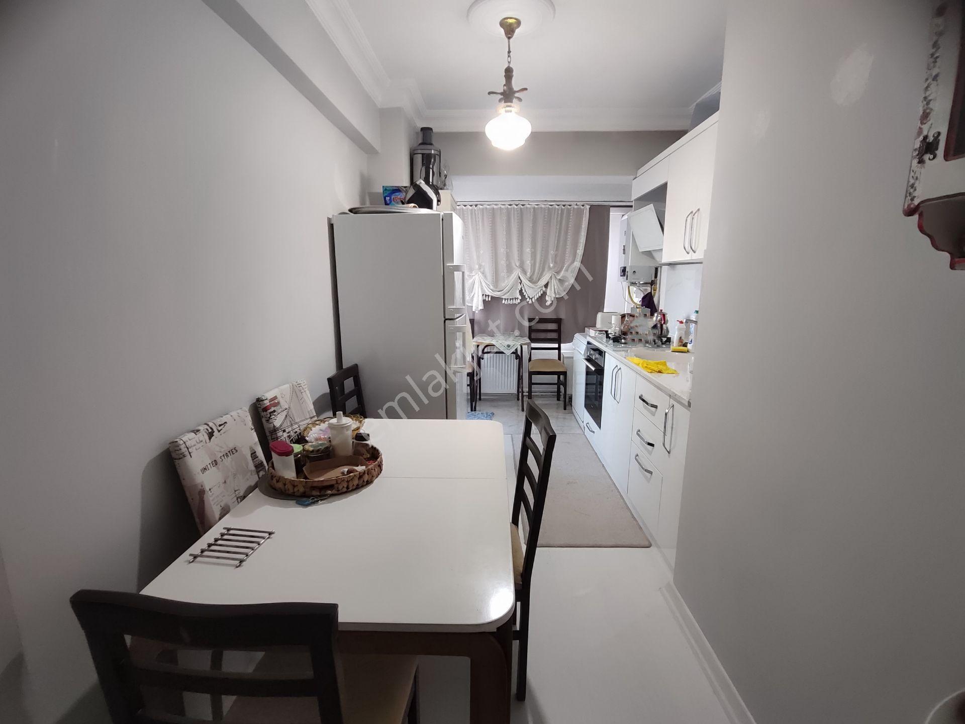 Kardeşten Edremit Atatürk Mah.'nde Doğalgazlı Ayrı Mutfakl Ara Kat Geniş Masrafsız 2+1 Eşyalı Daire - Görsel 8