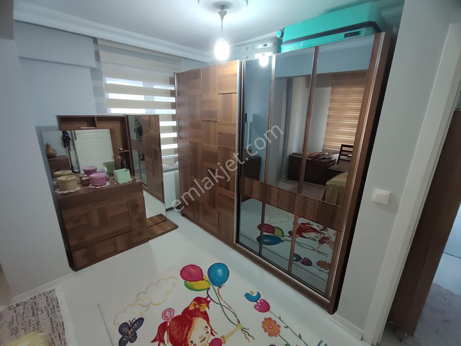Kardeşten Edremit Atatürk Mah.'nde Doğalgazlı Ayrı Mutfakl Ara Kat Geniş Masrafsız 2+1 Eşyalı Daire - Görsel 15