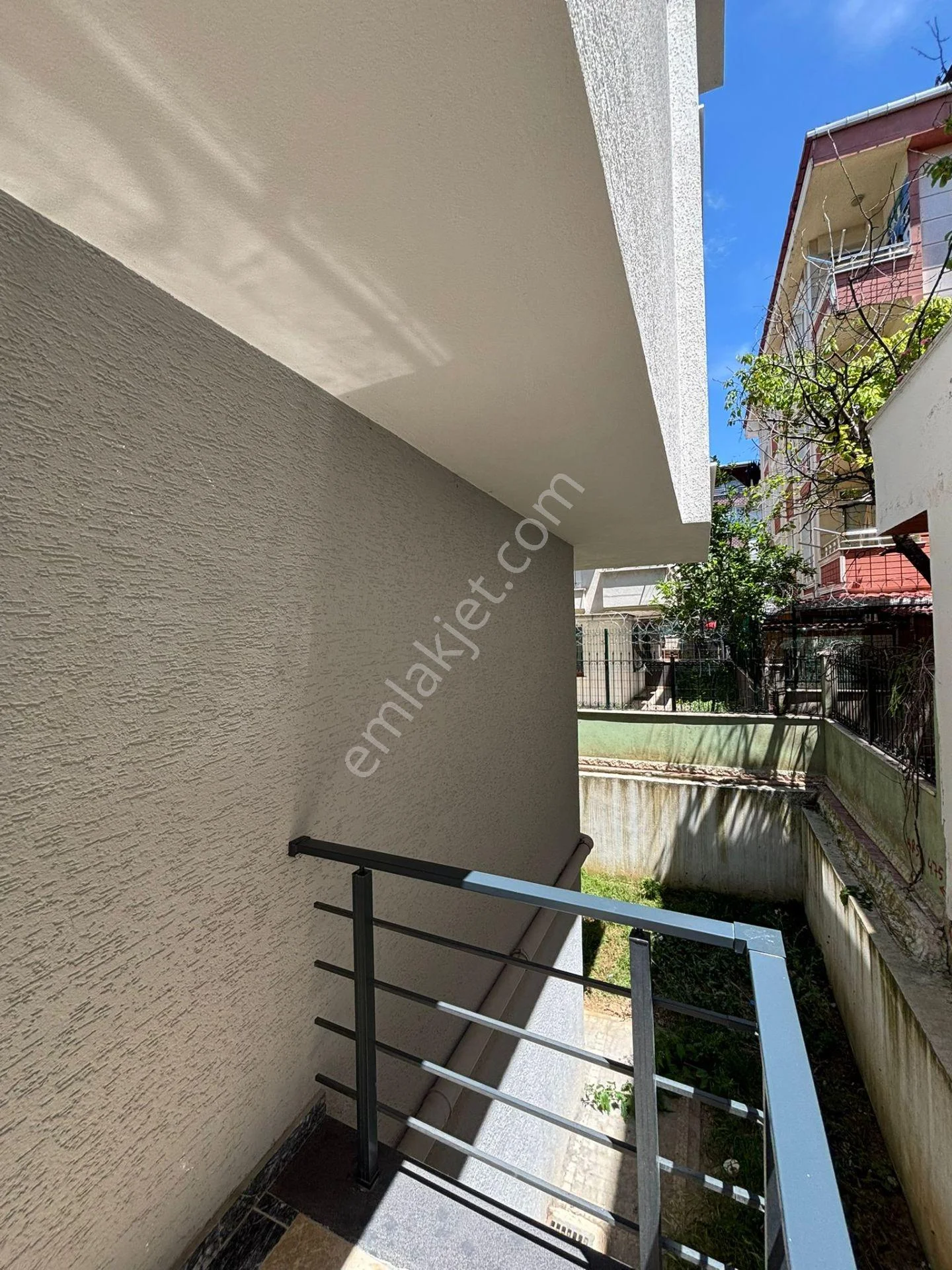Müslüm Emlaktan Cihangirde 1+1 Y.giriş Kullanışlı Yeni Bina