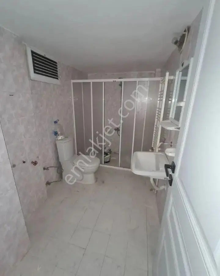 Samsun İlkadım Fevzi Çakmak Mahallesi'nde Asansörlü 1.kat 3+1 Kiralık Daire