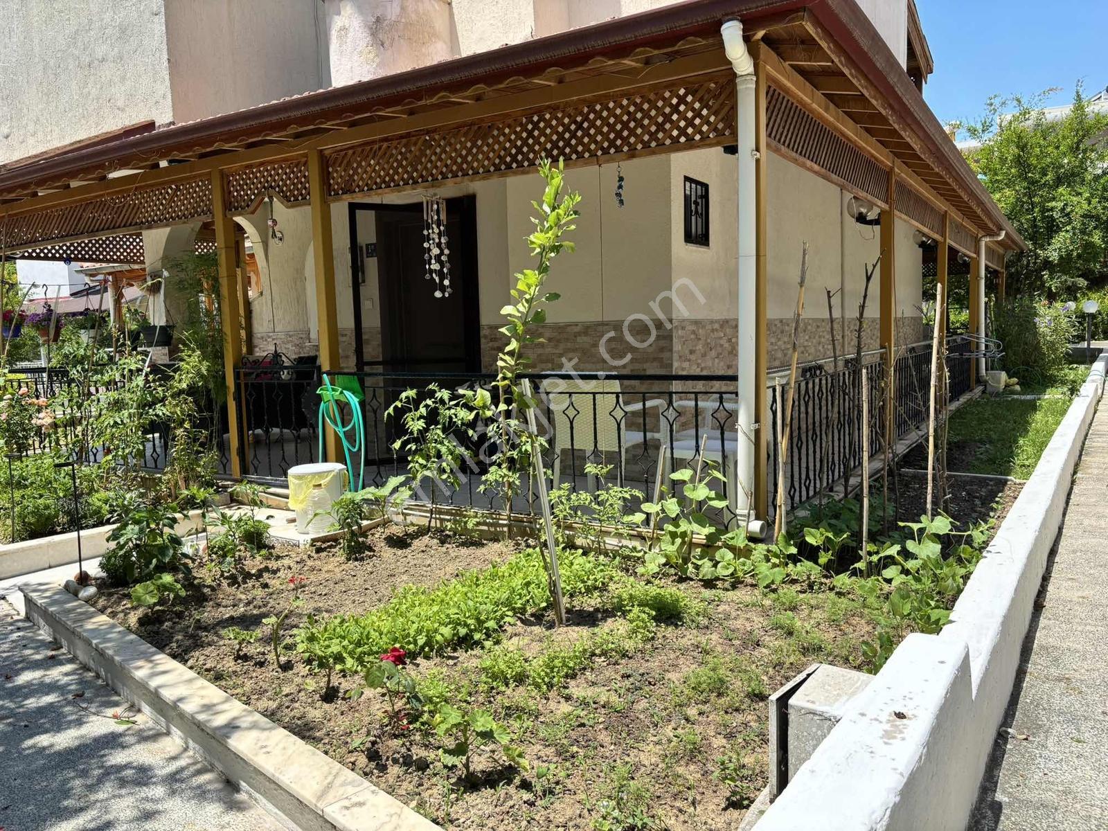 Kuşadası Denize Sağlık Ocağına Alışveriş Merkezine Çok Yakın - Görsel 25