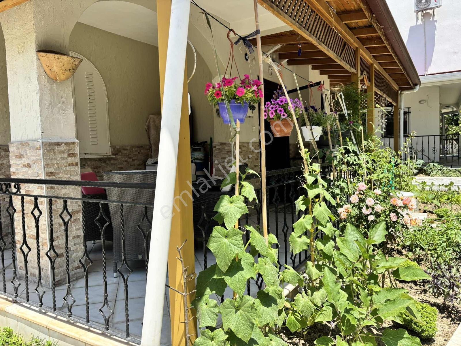 Kuşadası Denize Sağlık Ocağına Alışveriş Merkezine Çok Yakın - Görsel 21