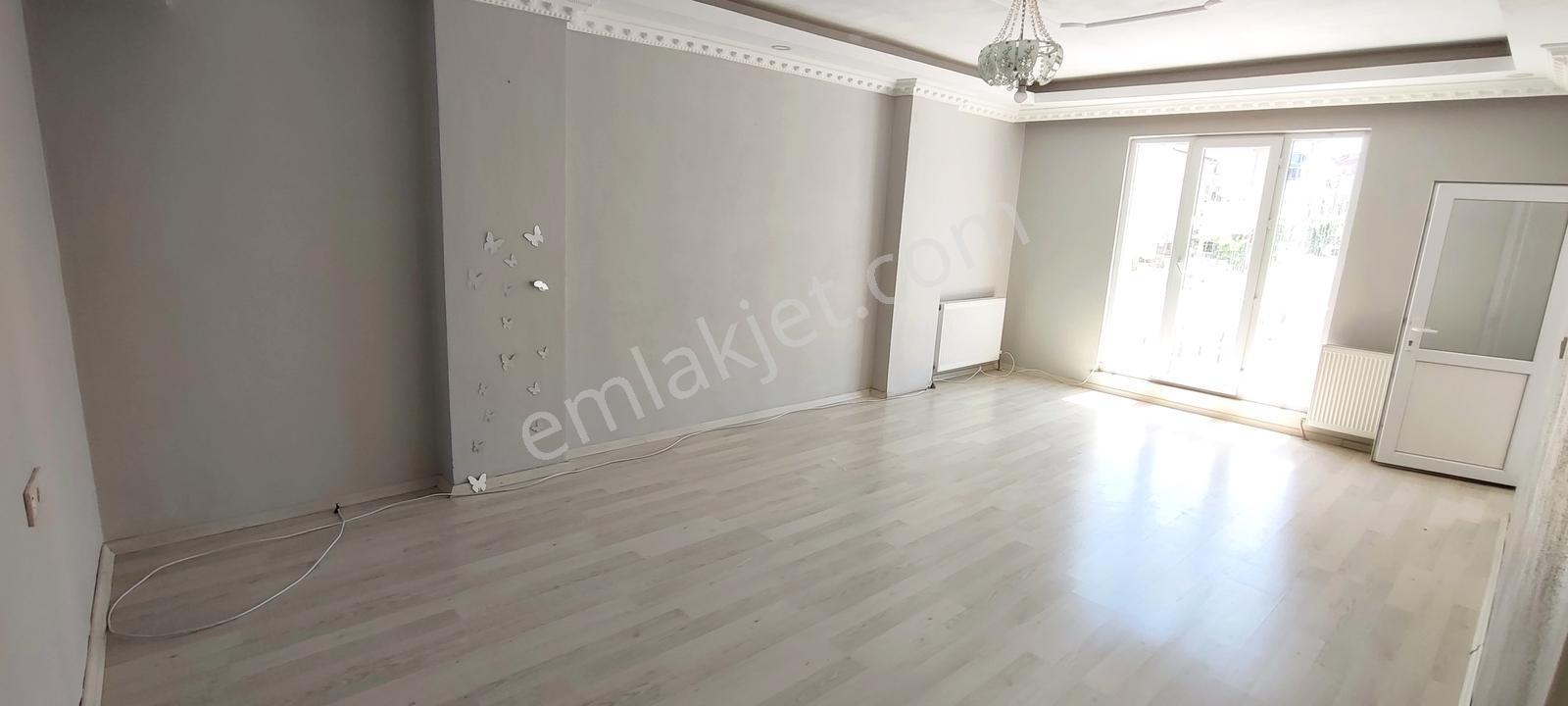 Kapaklı Kaymakamlığı Yakını 2+1 Kiralık Ebeveyn Banyolu Daire
