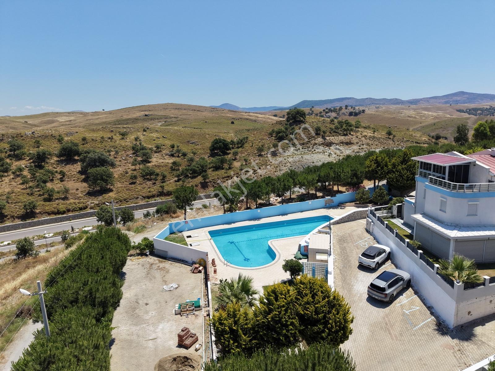 Seferihisar Akarca'da Deniz Manzaralı, Havuzlu 4+1 Villa - Görsel 26
