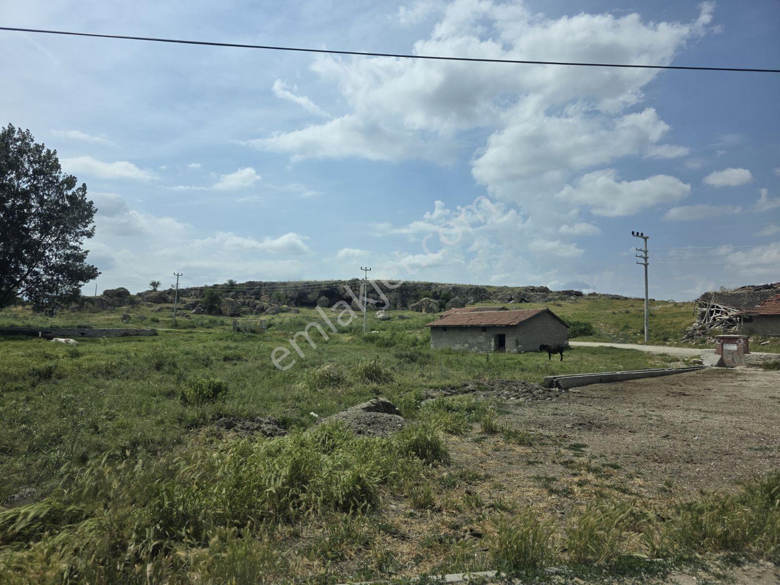 Kıravdan Da Köy İçi Satılık Müstakil Tapu 1051 M2 Bahçe - Görsel 6