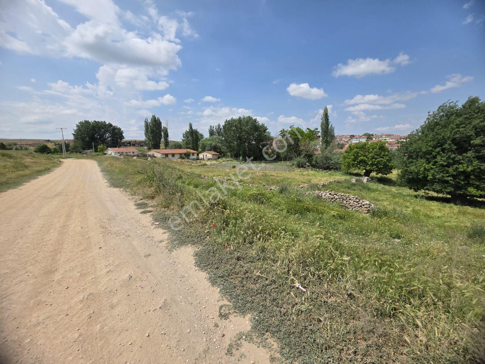 Kıravdan Da Köy İçi Satılık Müstakil Tapu 1051 M2 Bahçe - Görsel 7