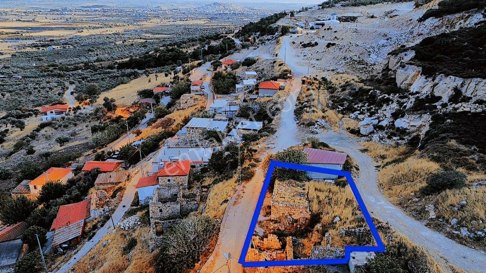 Foça Kocamehmetler'de Satılık 427 M2 Arsa