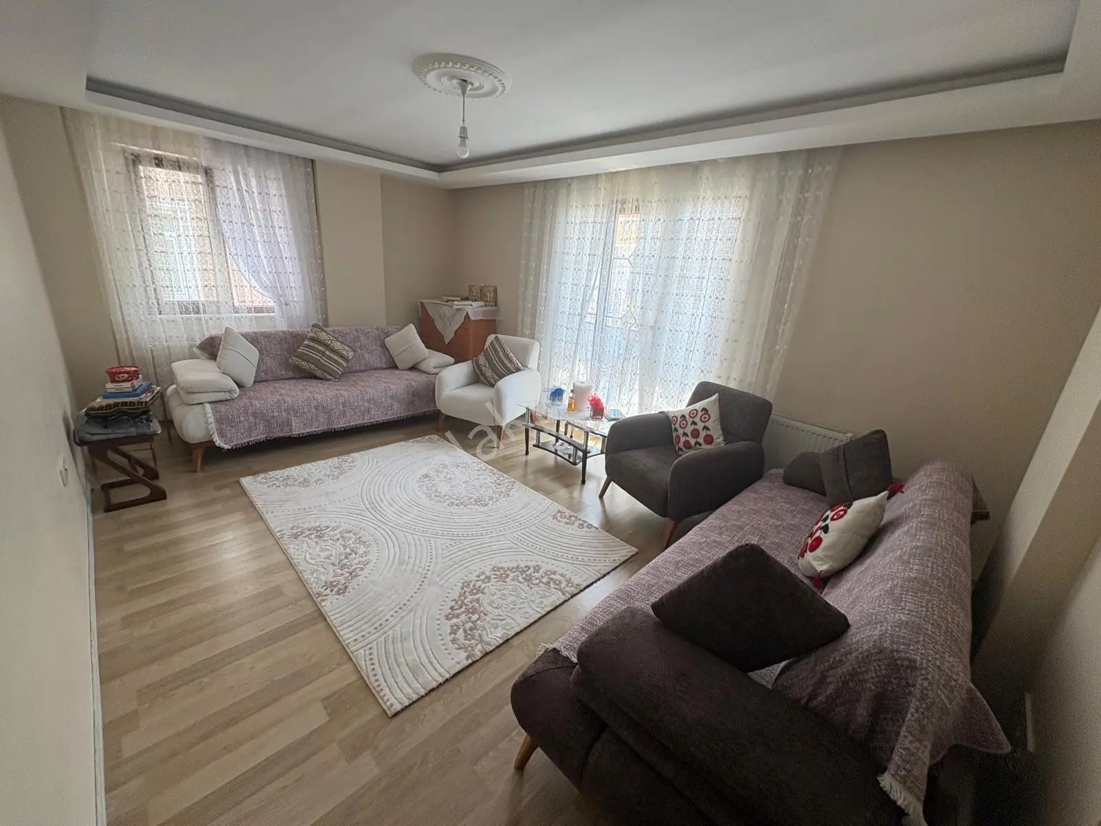 Beylikbağı Mah'de E-5e Yakın Geniş Teraslı 4+1 Satılık Dubleks