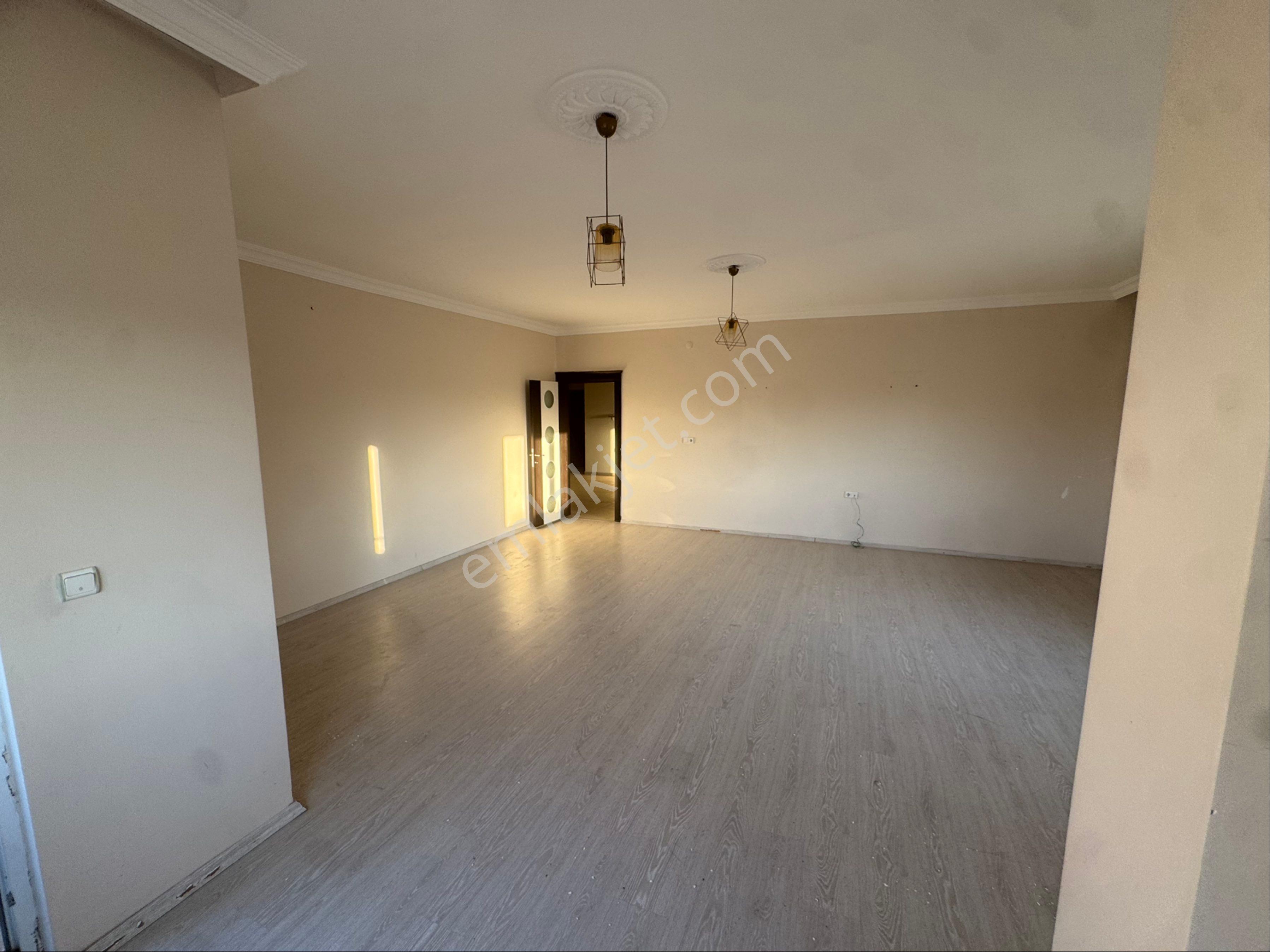 Kiralık 3+1 Daire – Merkezi Konumda Yaşam Fırsatı Ada Emlak'tan - Görsel 5