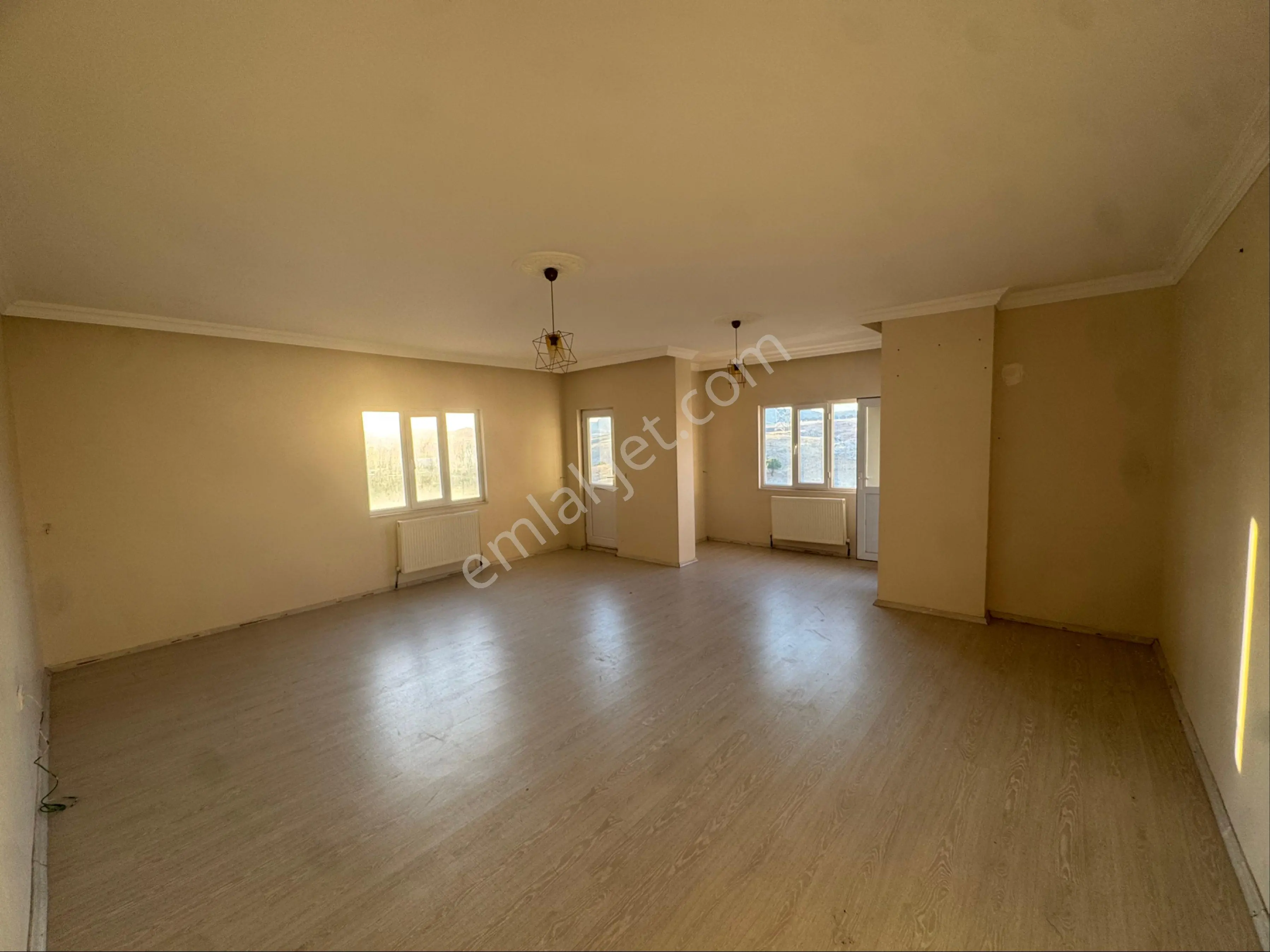 Kiralık 3+1 Daire – Merkezi Konumda Yaşam Fırsatı Ada Emlak'tan - Görsel 2