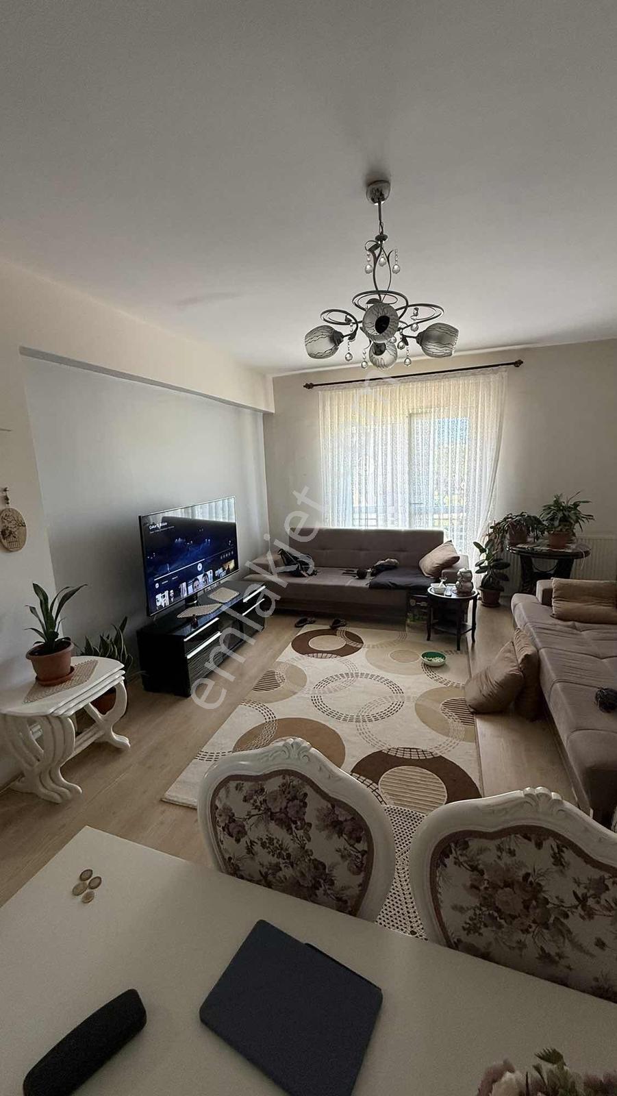 Adastar 'dan Satılık Arakat Geniş Kullanışlı Daire