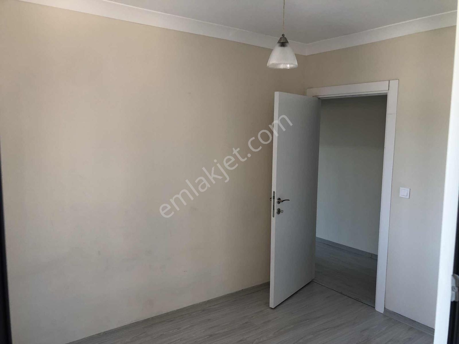 Yamanevler De 1+1 Ara Kat Genç Bina Kiralık Daire - Görsel 18