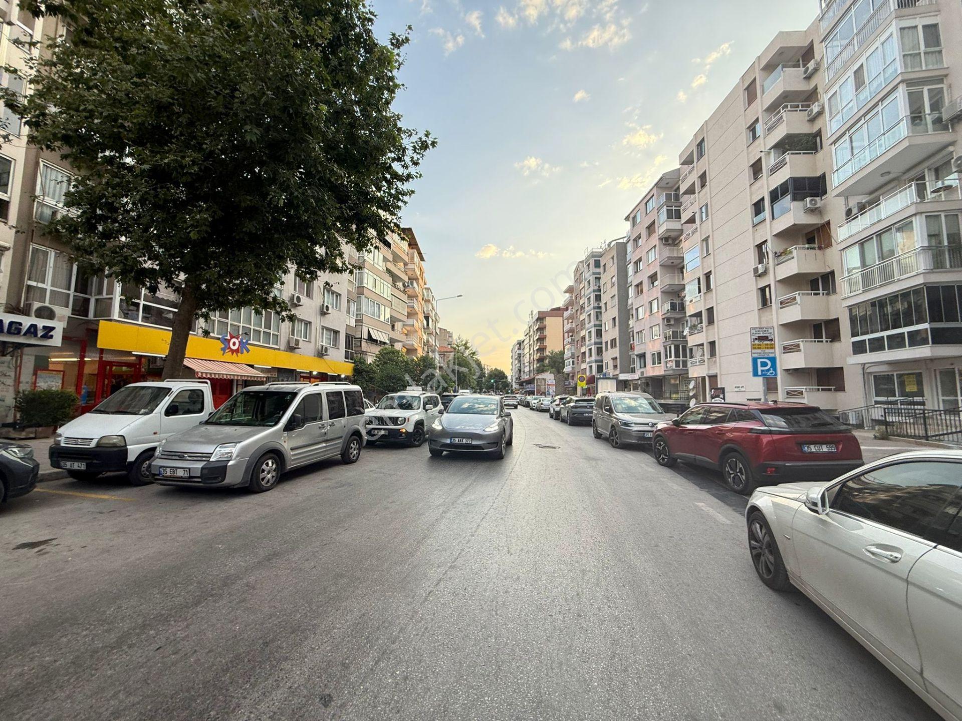 Mithatpaşa Caddesinde Satılık Dükkan Mağaza - Görsel 6