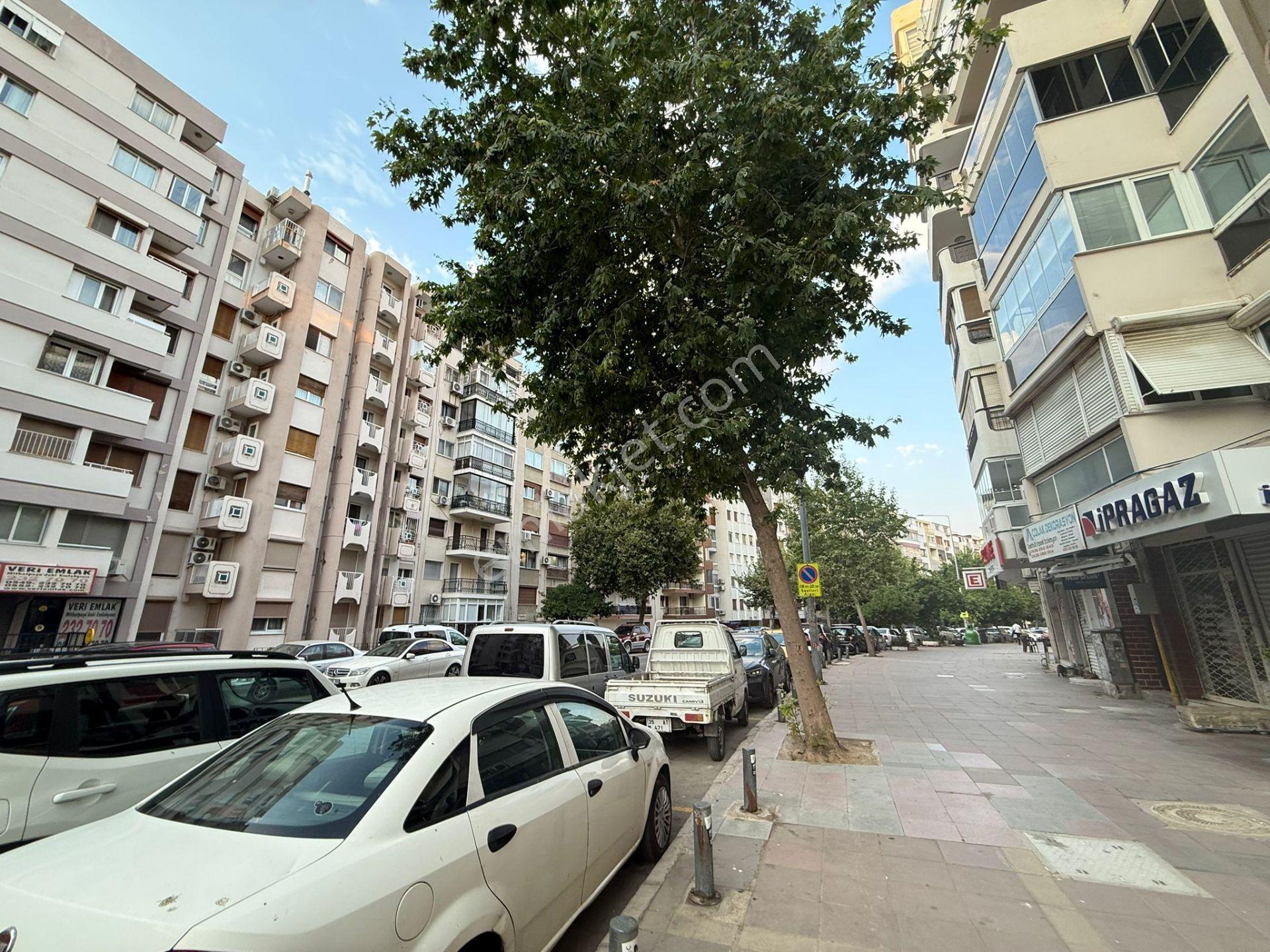 Mithatpaşa Caddesinde Satılık Dükkan Mağaza - Görsel 4