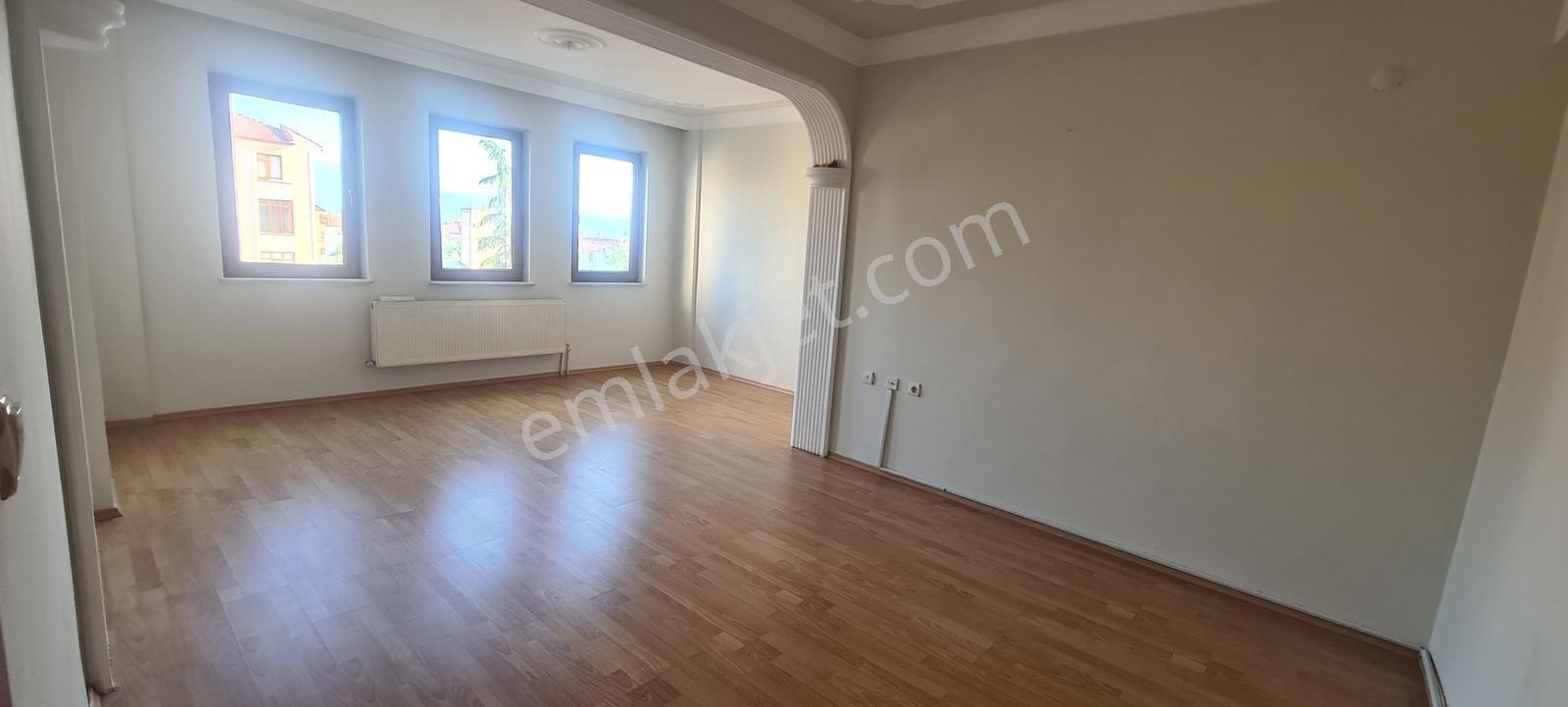 İnegöl Alanyurt Ta Kiralık Site İçi Ara Kat 3+1 Daire - Görsel 5