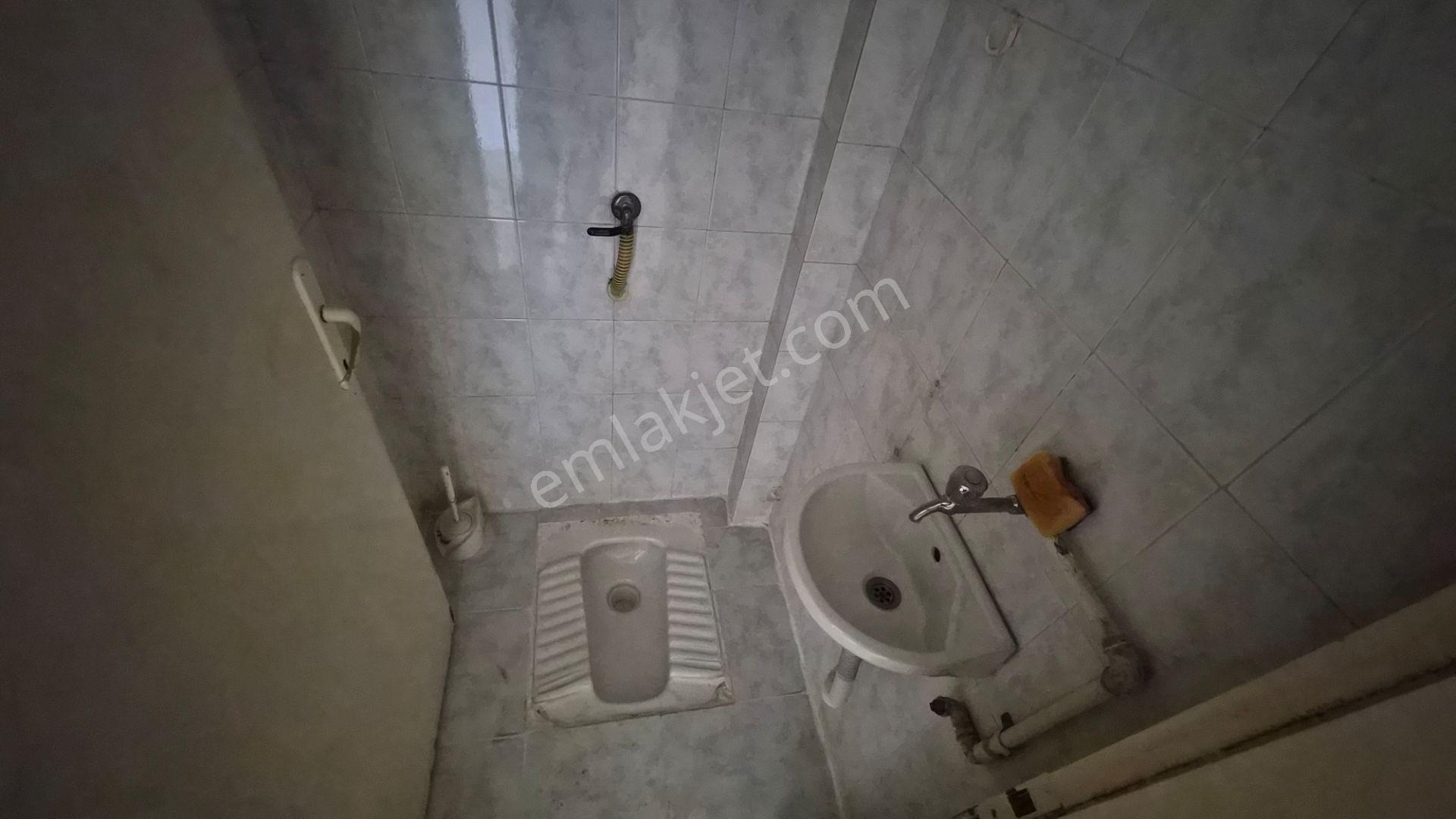 Abidin Paşada Bağımsız Salon 2. Katta 3+1 Yapılı Kiralık Daire - Görsel 22