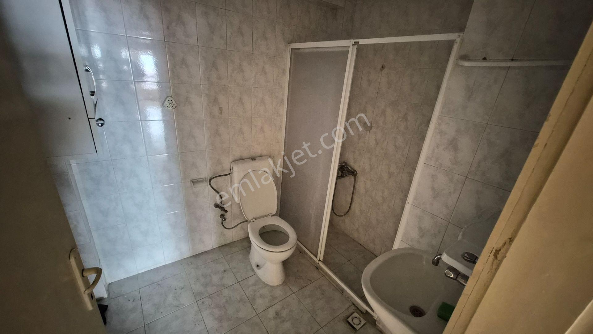 Abidin Paşada Bağımsız Salon 2. Katta 3+1 Yapılı Kiralık Daire - Görsel 12