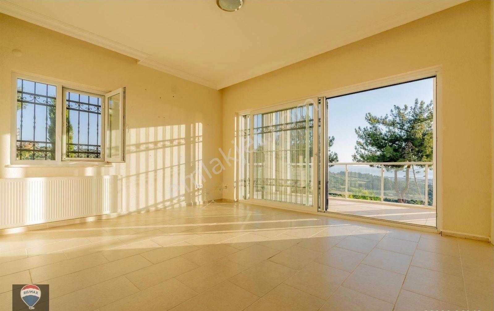 Kuşadası Soğucakta Denizin Ve Yeşilin Birleştiği Eşsiz Manzaralı 5+1 Villa - Görsel 14