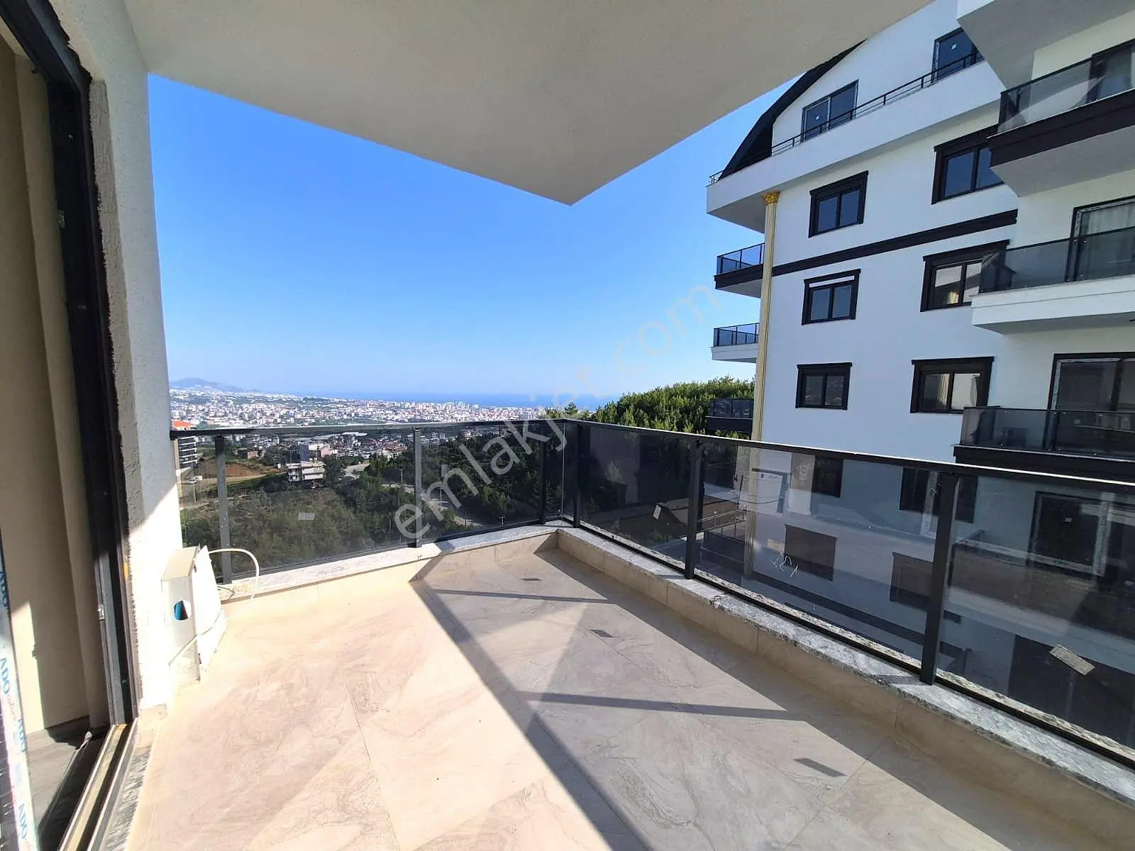 Alanya Çıplaklı Mahallesi'nde Satılık Deniz Manzaralı 2+1 Sıfır Daire - Görsel 2