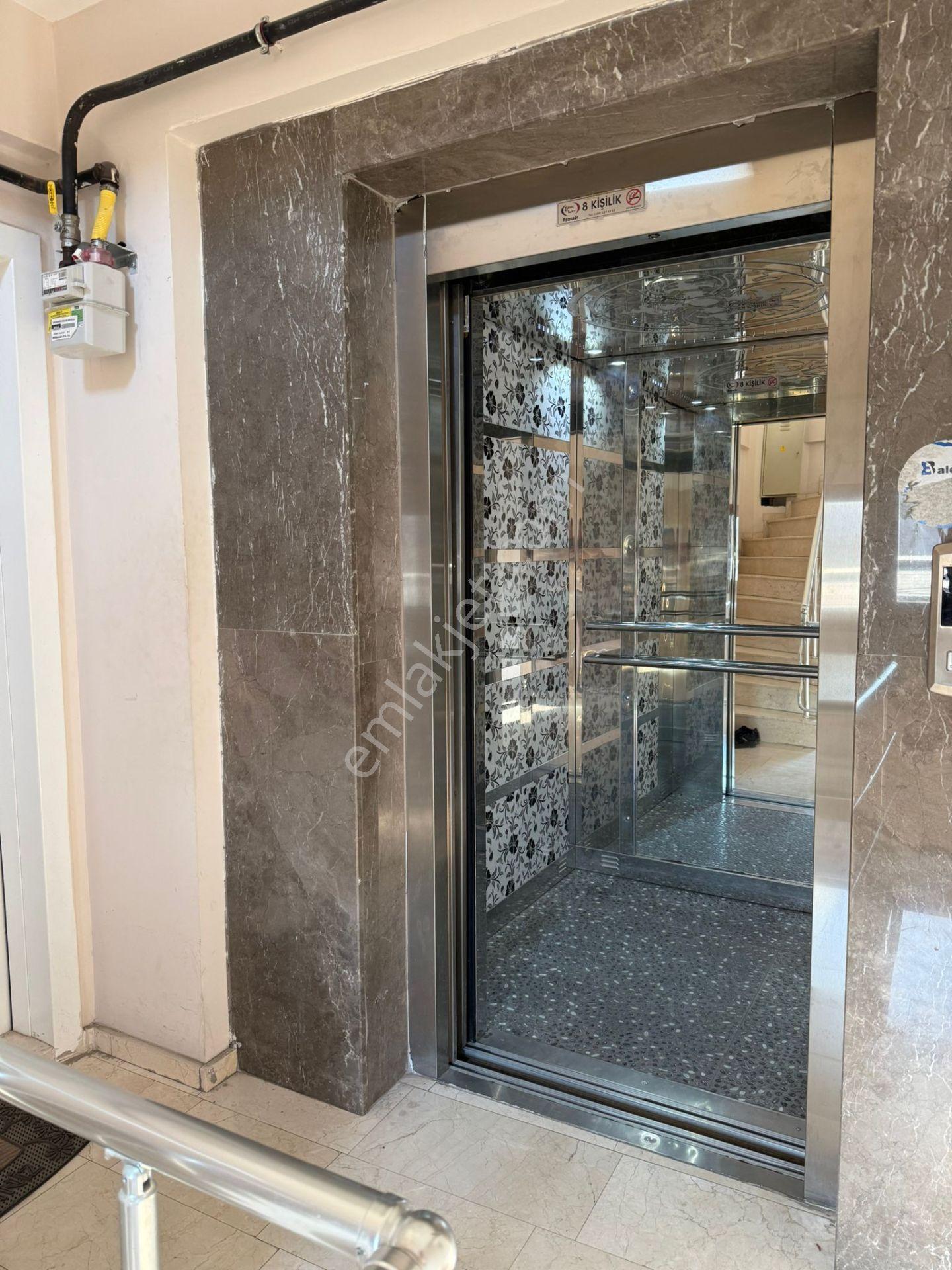 Kiralık 1+1 Full Eşyalı Kasaplar Mah. Soma Cadde Üzeri - Görsel 3