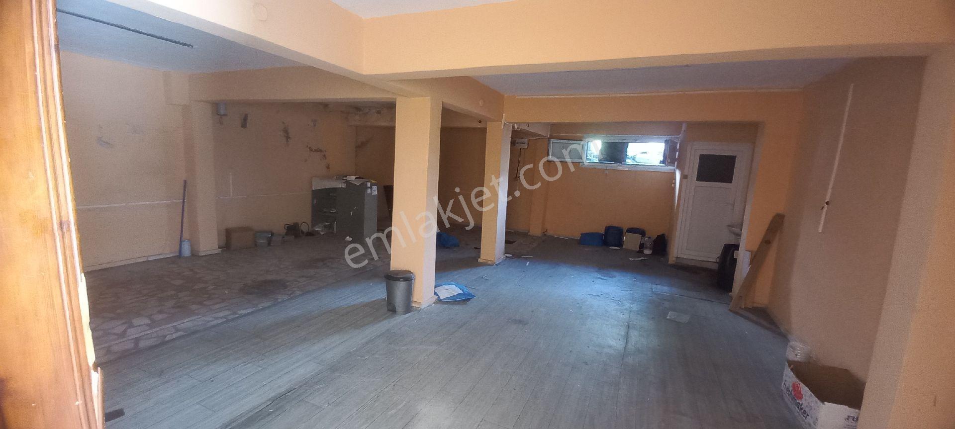 Altınşehir Mahallesinde Cadde Üzerinde Kiralık Dükkan