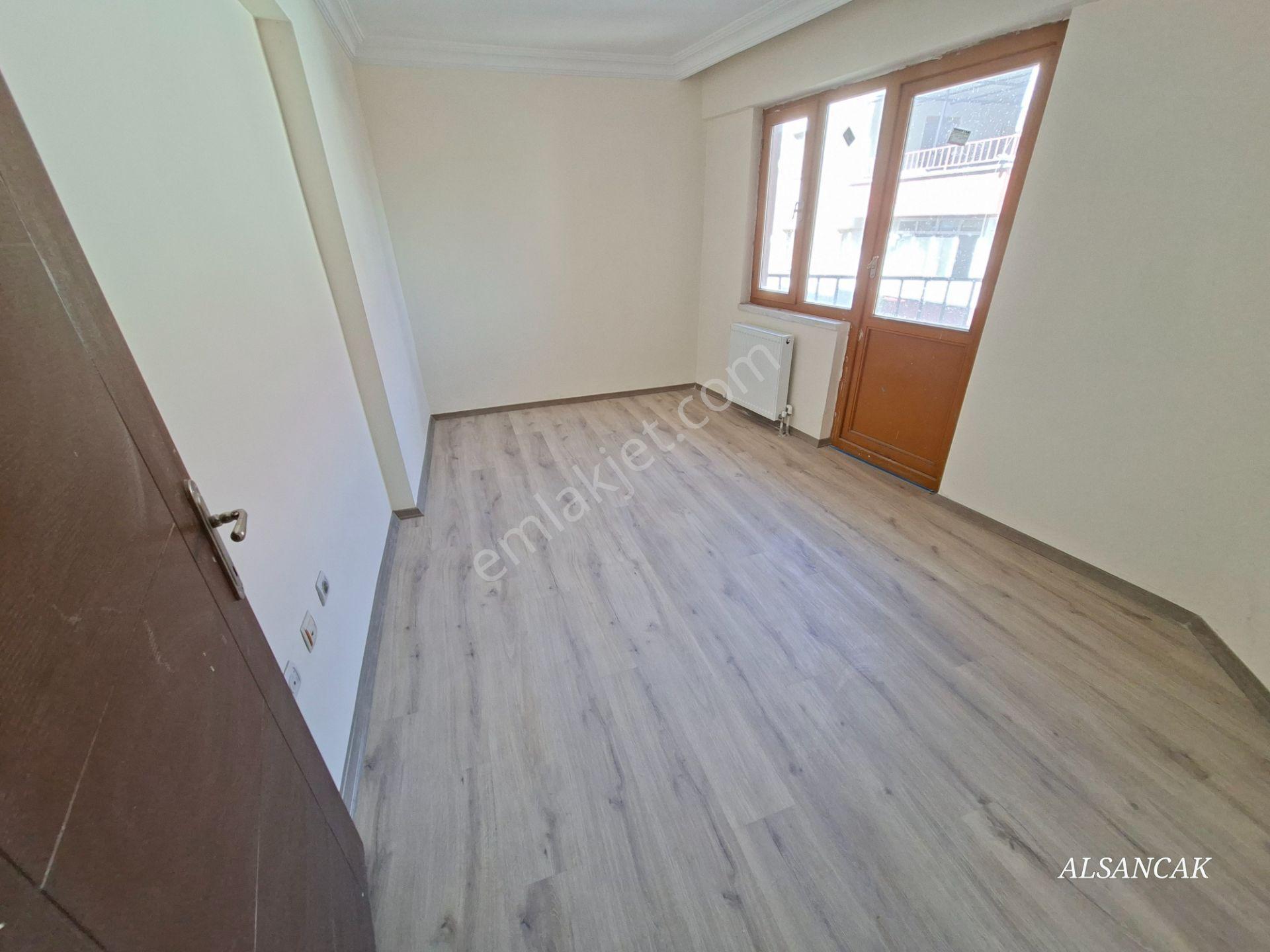 Alsancak Mahallesinde Orta Kat Ön Cephe 3+1 Kiralık Daire - Görsel 16
