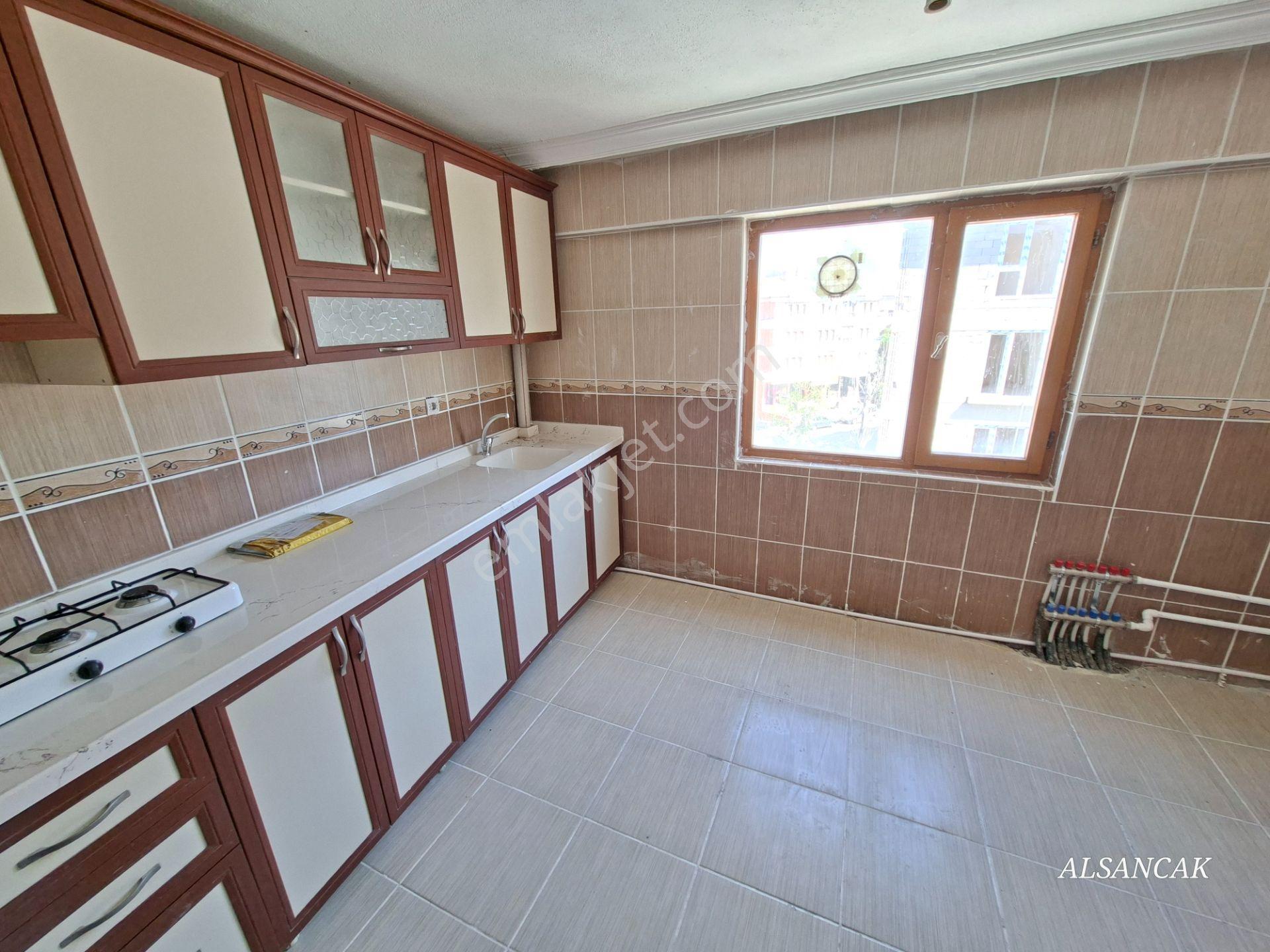 Alsancak Mahallesinde Orta Kat Ön Cephe 3+1 Kiralık Daire - Görsel 6