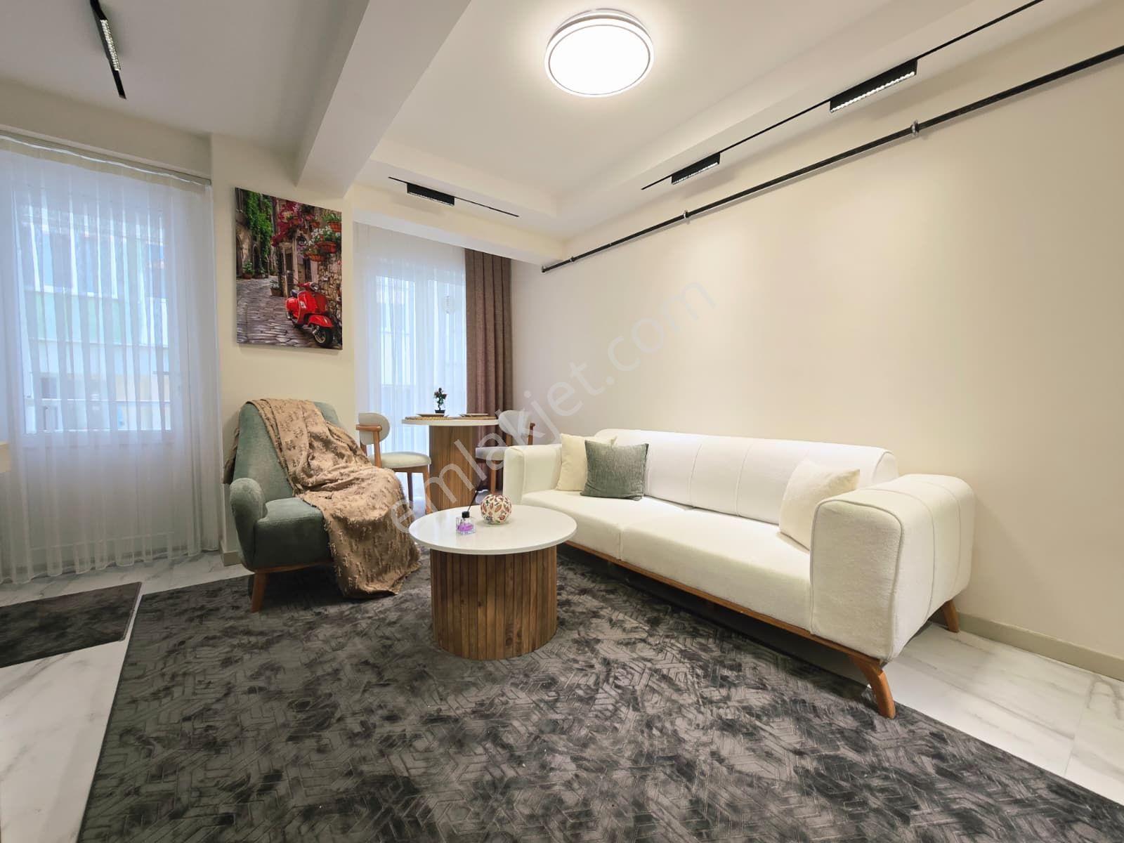 Atalar Mahallesinde Arakat Balkonlu 1+1 Kiralık Apart - Görsel 7