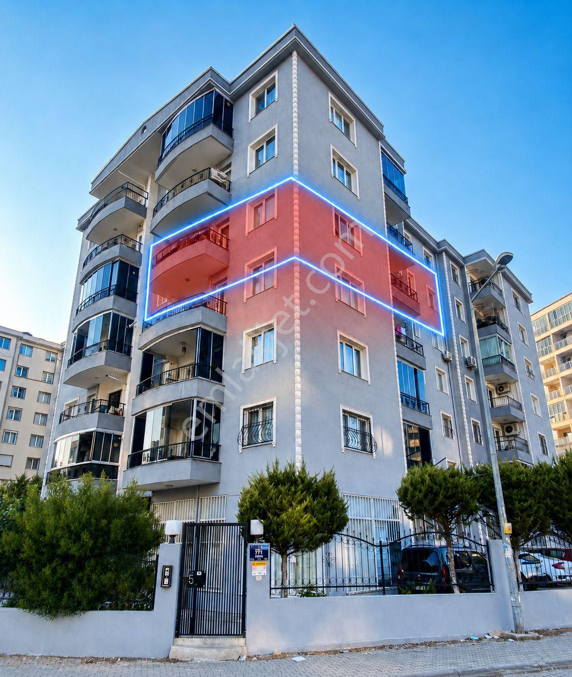 Buca Yenigün Mah Kolej Yakını Site İçi Manzaralı 3+1 Köşe