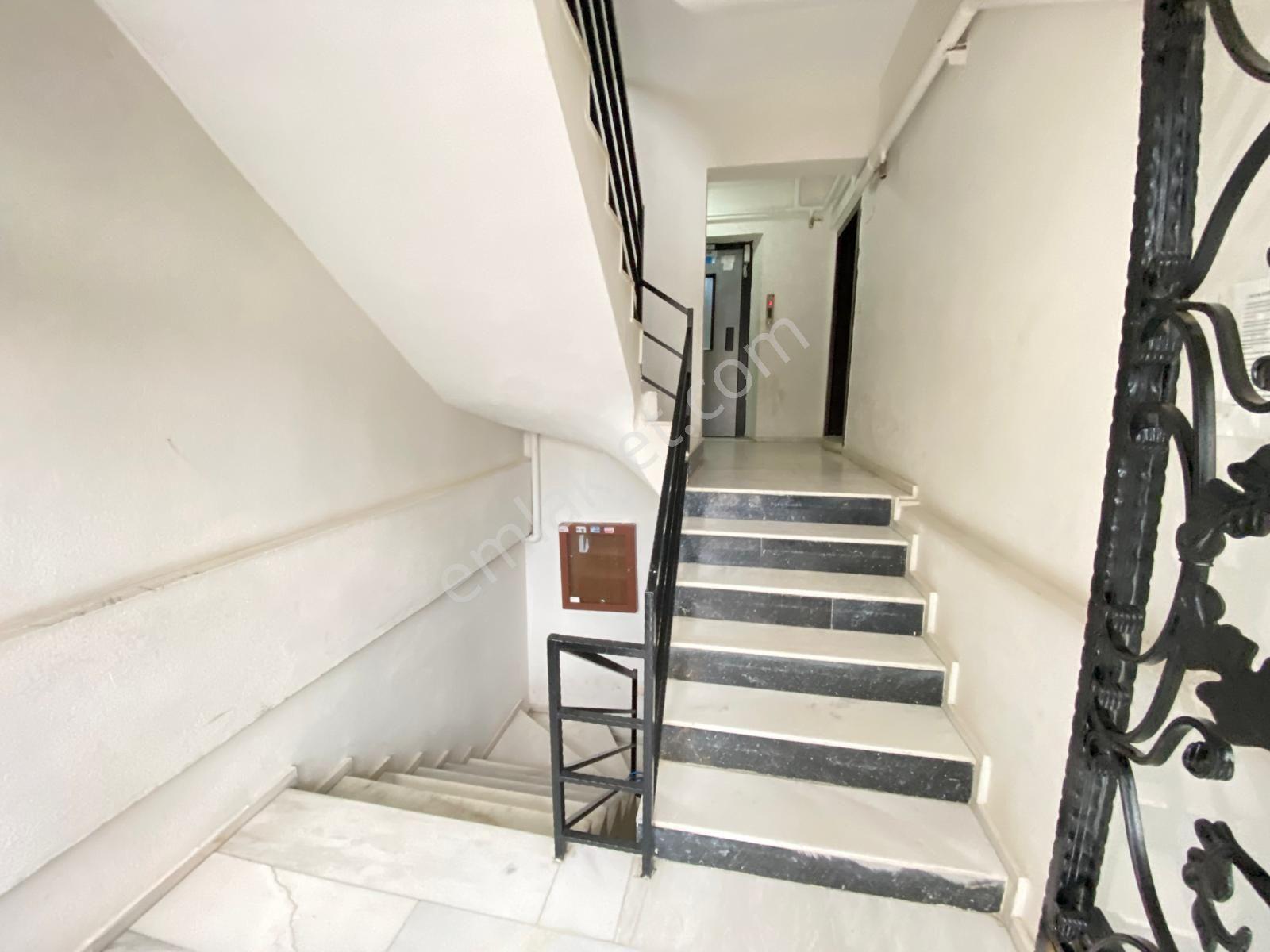 Buca Yenigün Mah Kolej Yakını Site İçi Manzaralı 3+1 Köşe - Görsel 7