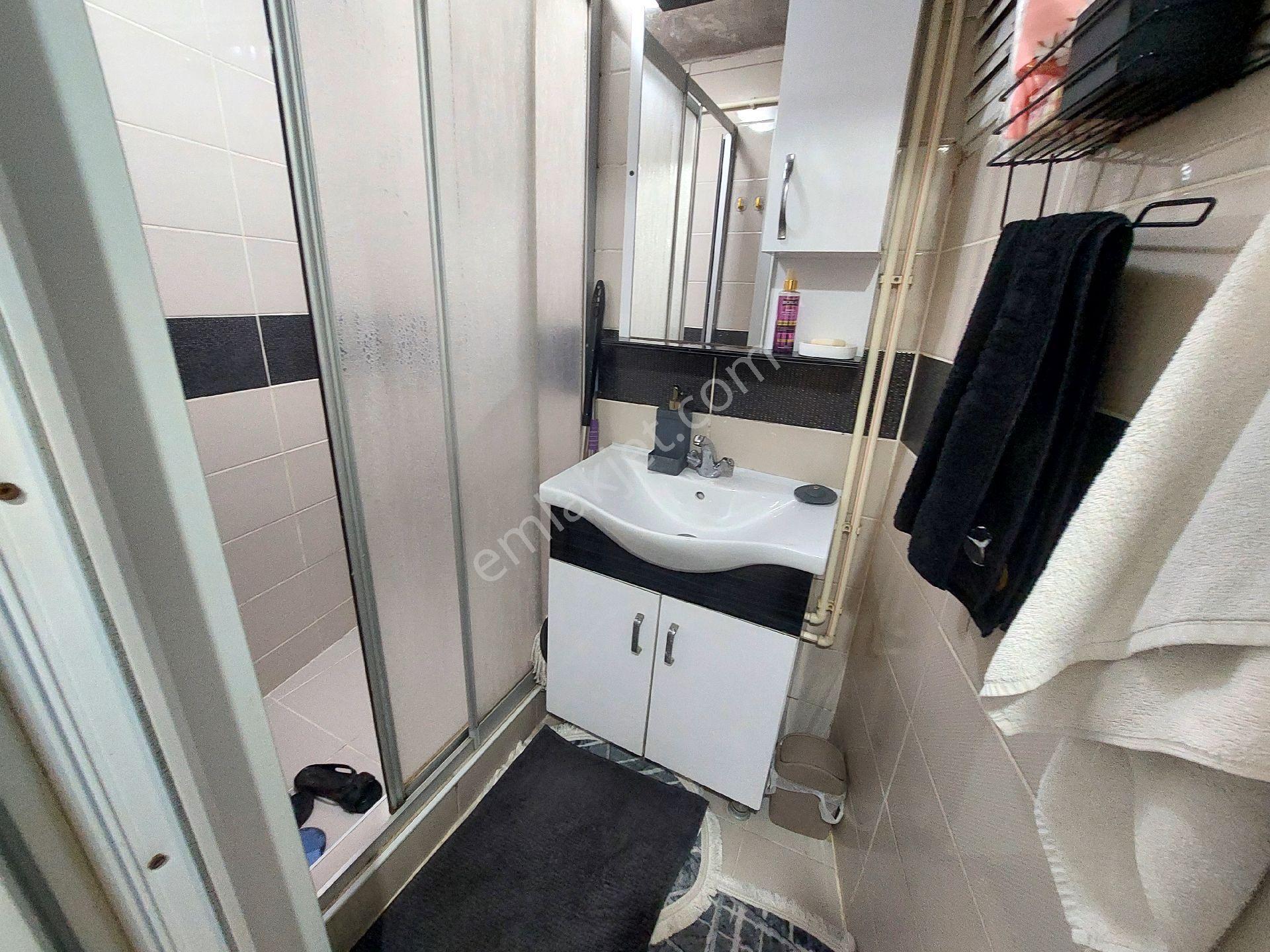 Gaziosmanpaşa Küçükköy Yeni Mah Acil Satılık Yüksek Giriş Kat Balkonlu Toprak Tapulu 2+1 95 - Görsel 23