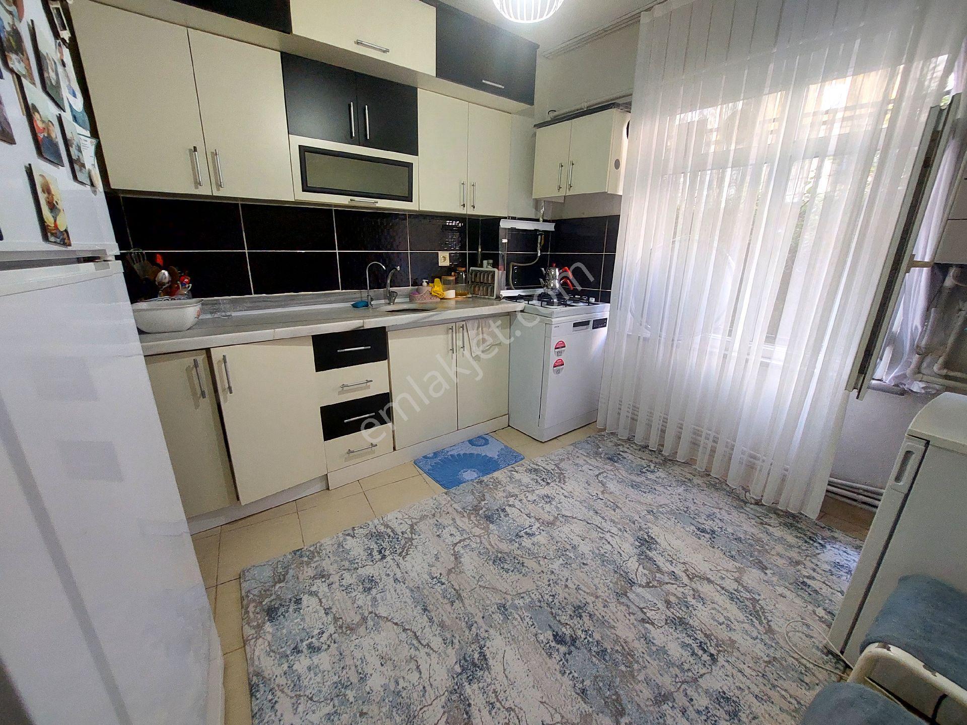 Gaziosmanpaşa Küçükköy Yeni Mah Acil Satılık Yüksek Giriş Kat Balkonlu Toprak Tapulu 2+1 95 - Görsel 15