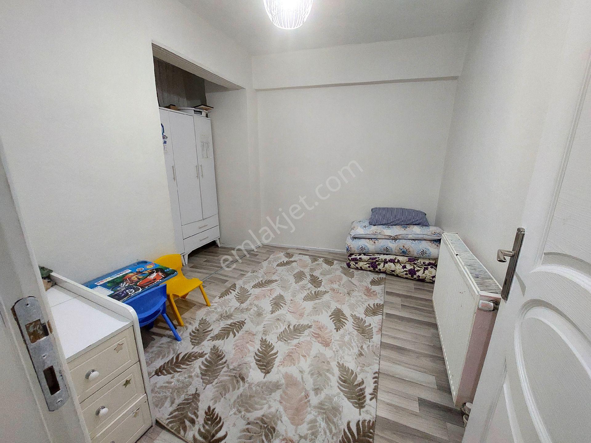 Gaziosmanpaşa Küçükköy Yeni Mah Acil Satılık Yüksek Giriş Kat Balkonlu Toprak Tapulu 2+1 95 - Görsel 8