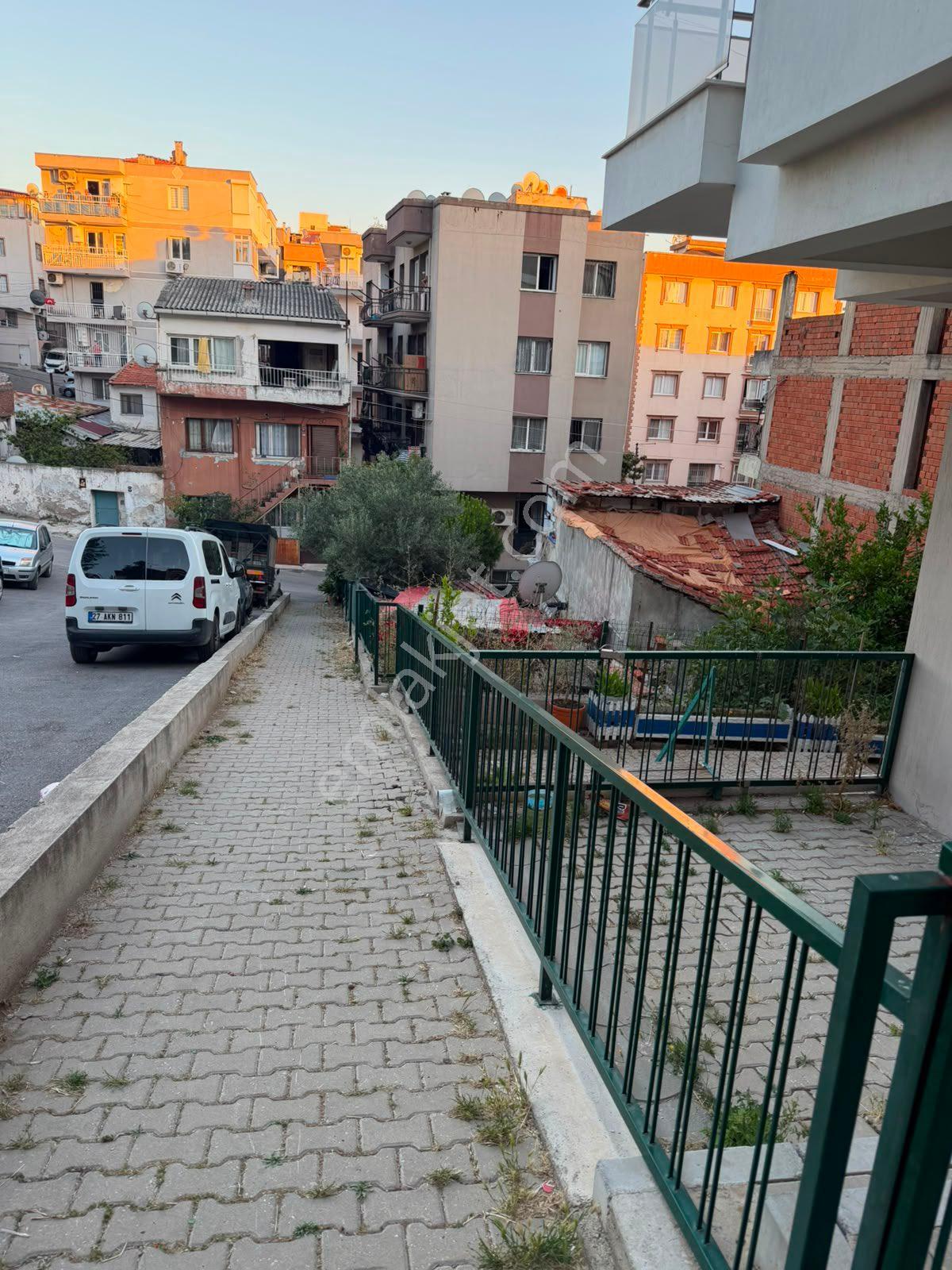 İzmirpark Yakını Kiralık 1+1 Daire - Görsel 14