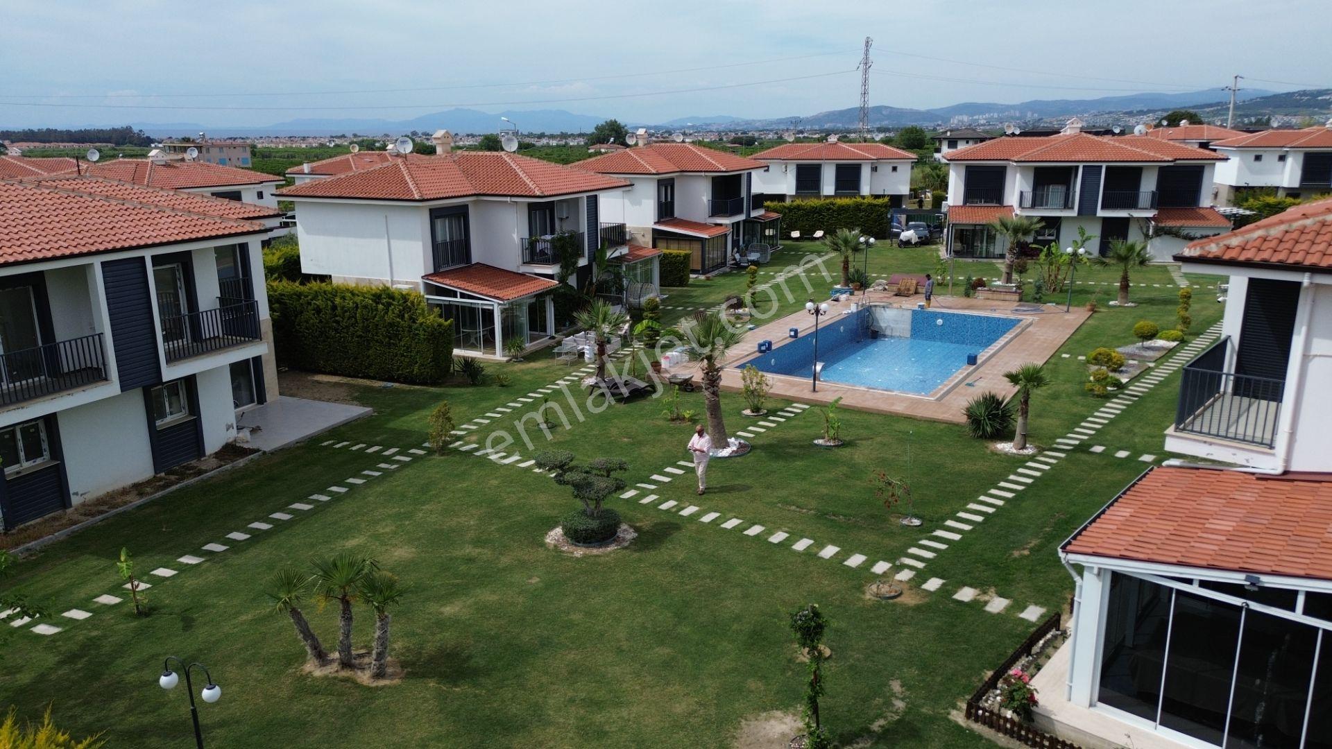 Havuzlu Prestijli Sitede 3+1 Villa - Görsel 14