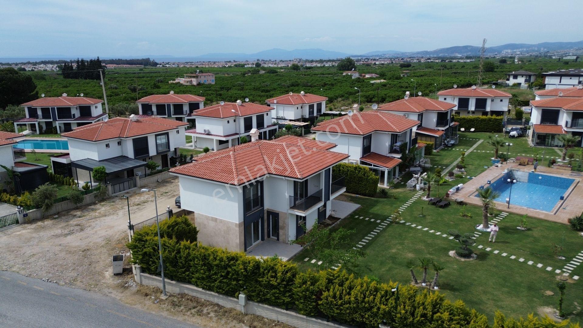 Havuzlu Prestijli Sitede 3+1 Villa - Görsel 11