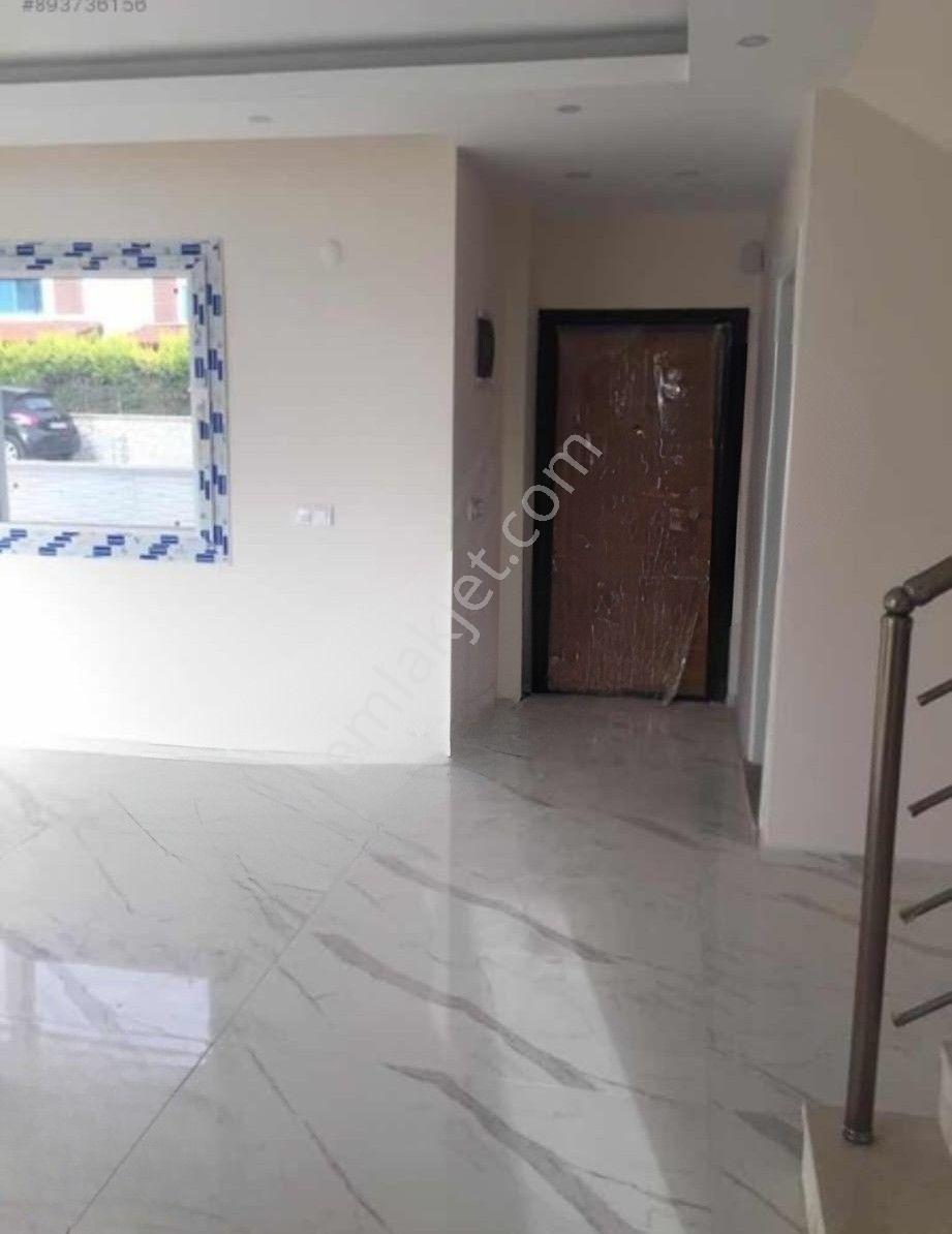 Havuzlu Prestijli Sitede 3+1 Villa - Görsel 23