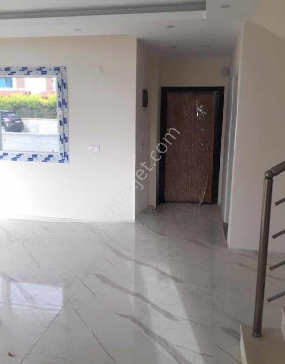 Havuzlu Prestijli Sitede 3+1 Villa - Görsel 21