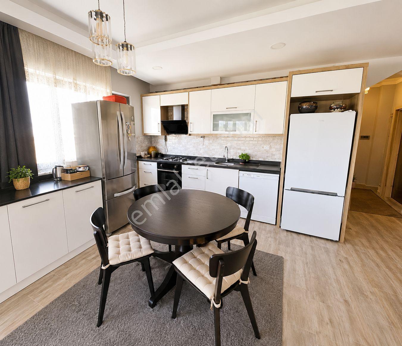 Rota'danaltınova Cumhuriyet Mah. Prestijli Site İçerisinde Eşyalı/eşyasız Satılık 2+1 Daire - Görsel 2