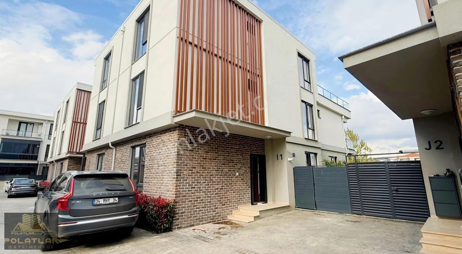 Müstakil Bahçeli Nezih Site İçerisinde Kiralık 6+1 Villa