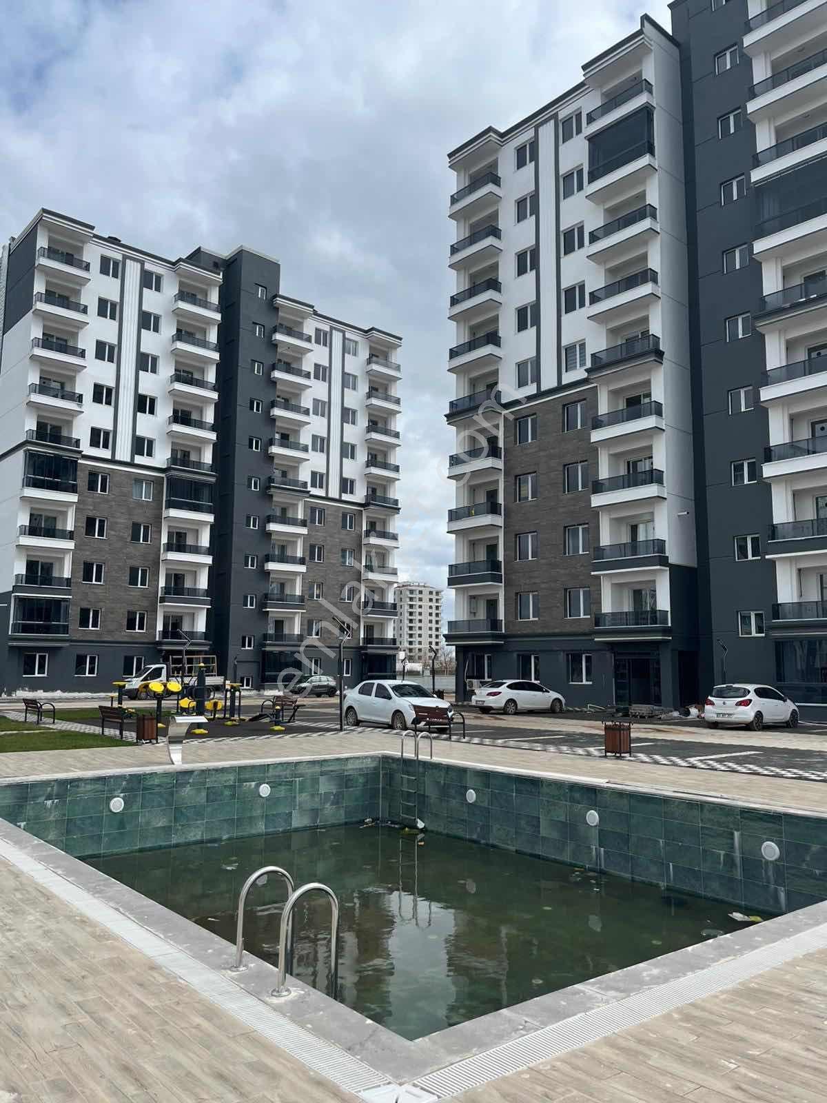 Rota'dan Altındağ Karşısı Satılık 1+1 Havuzlu Daire - Görsel 2