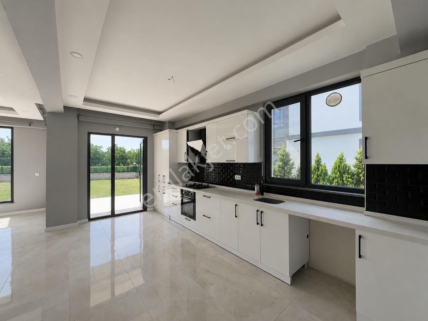 Öğretmen'den Arapçiftliğin'de Lüks Villa - Görsel 12